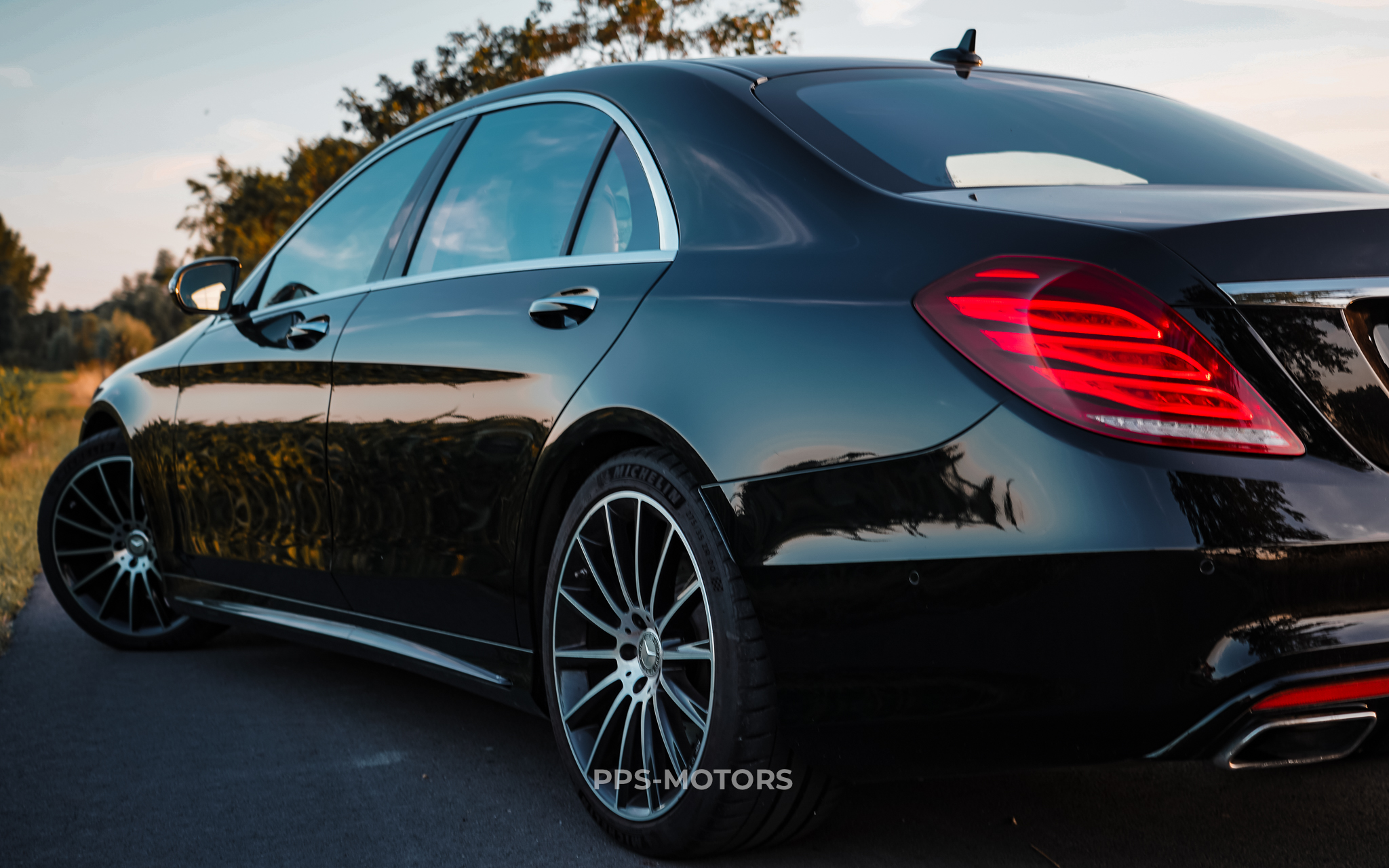 Mercedes Benz S500 L photo 18