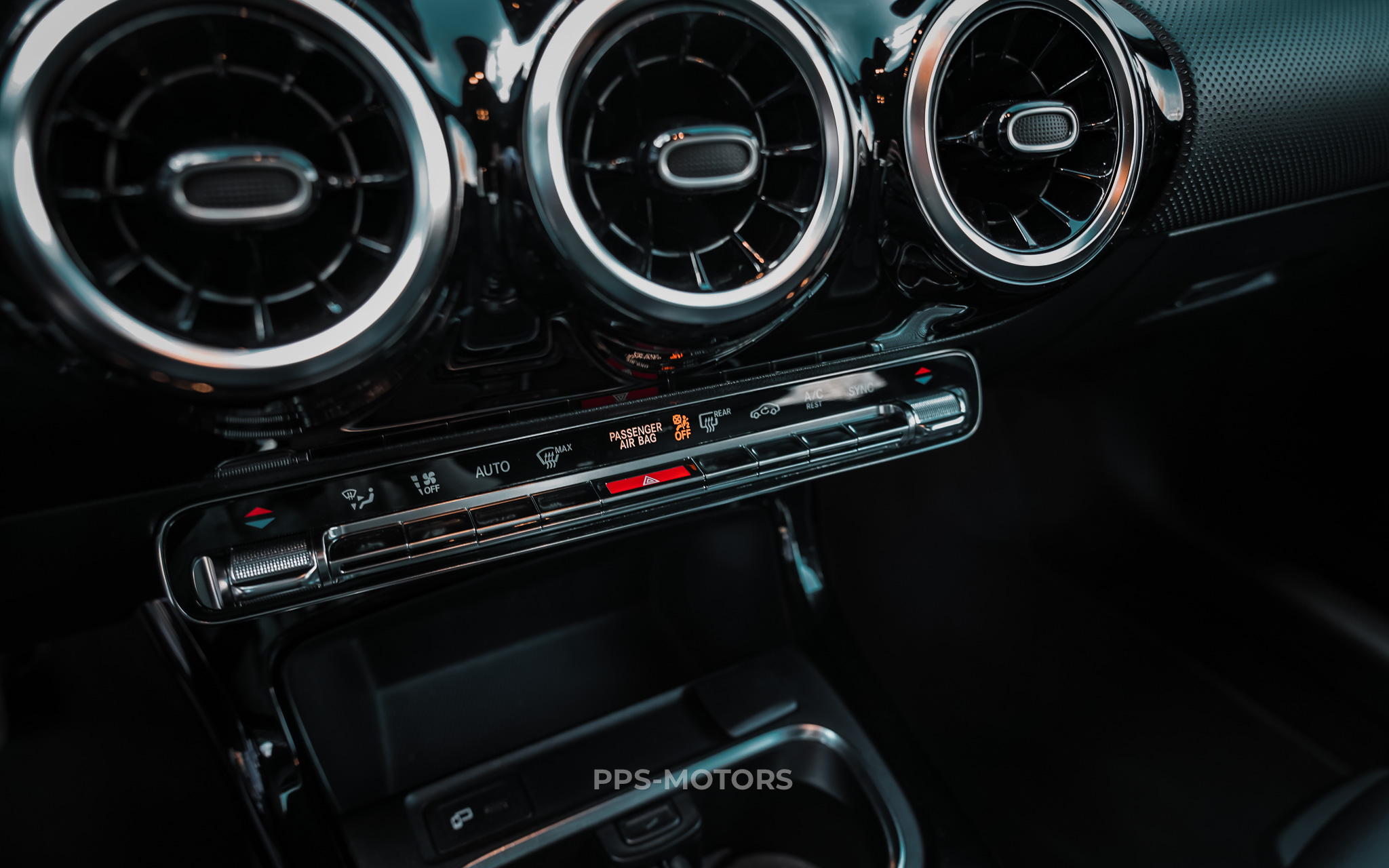 Mercedes Benz A200 LAUNCH EDITION photo 33