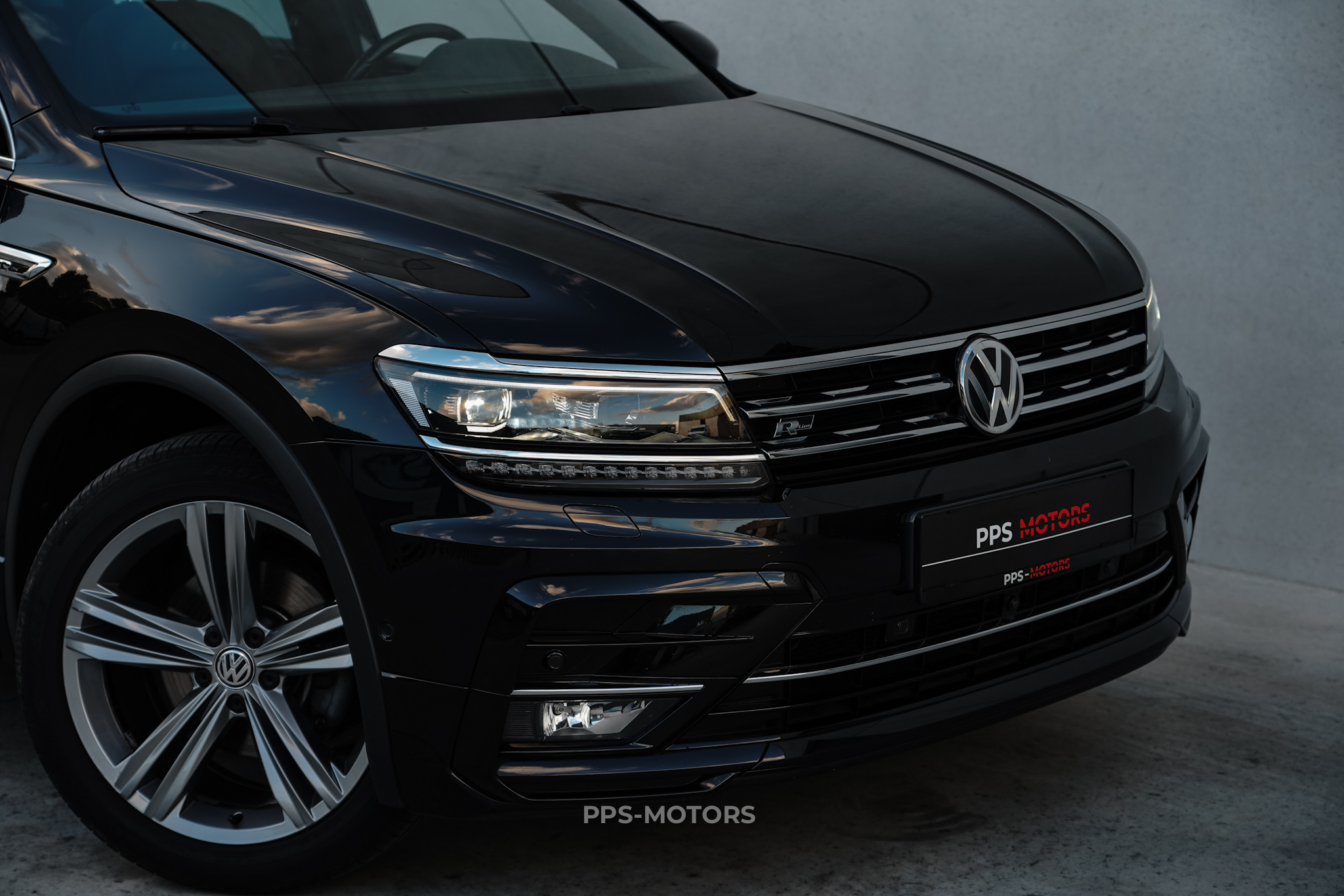 Volkswagen TIGUAN 1.4 TSI R-LINE photo 4