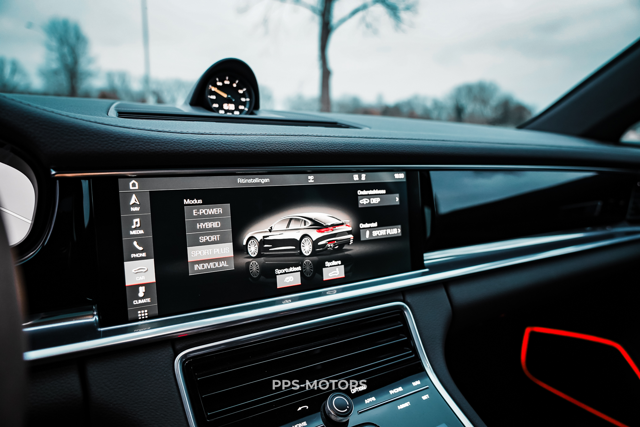 Porsche PANAMERA 4 E-HYBRID photo 49