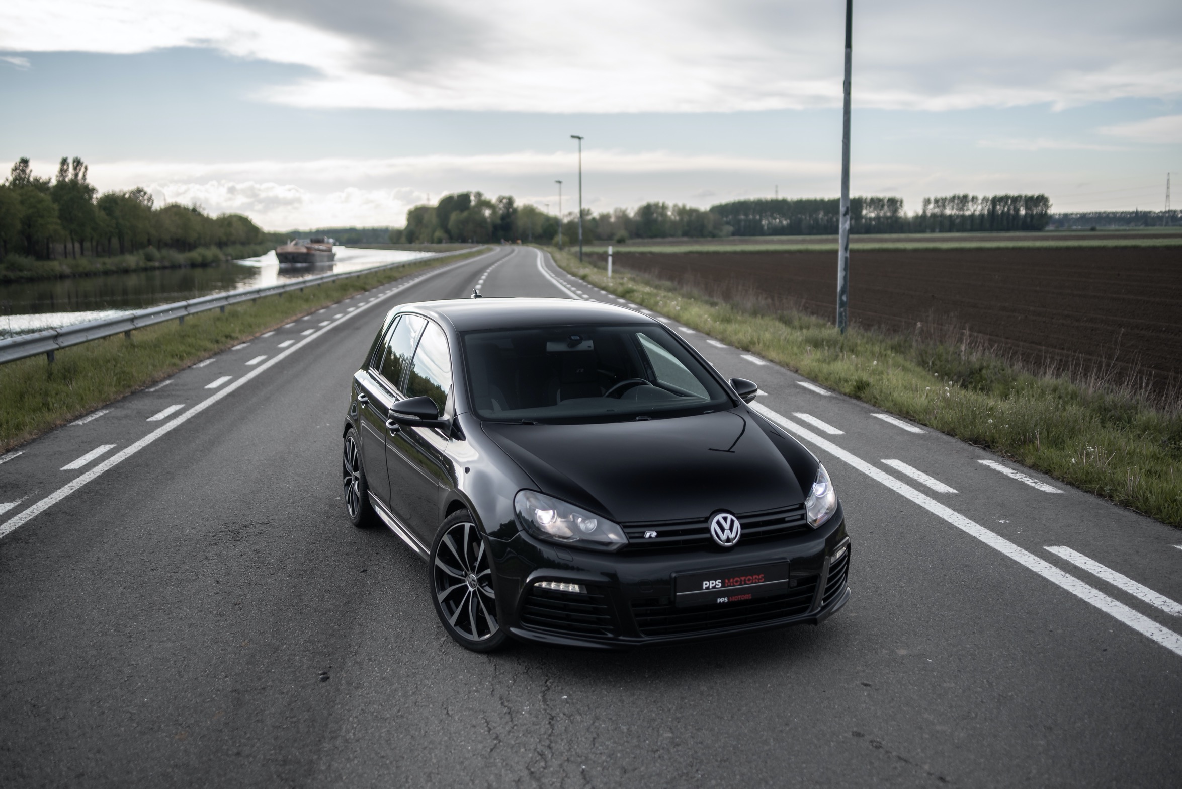 Volkswagen GOLF VI R 4MOTION photo 2