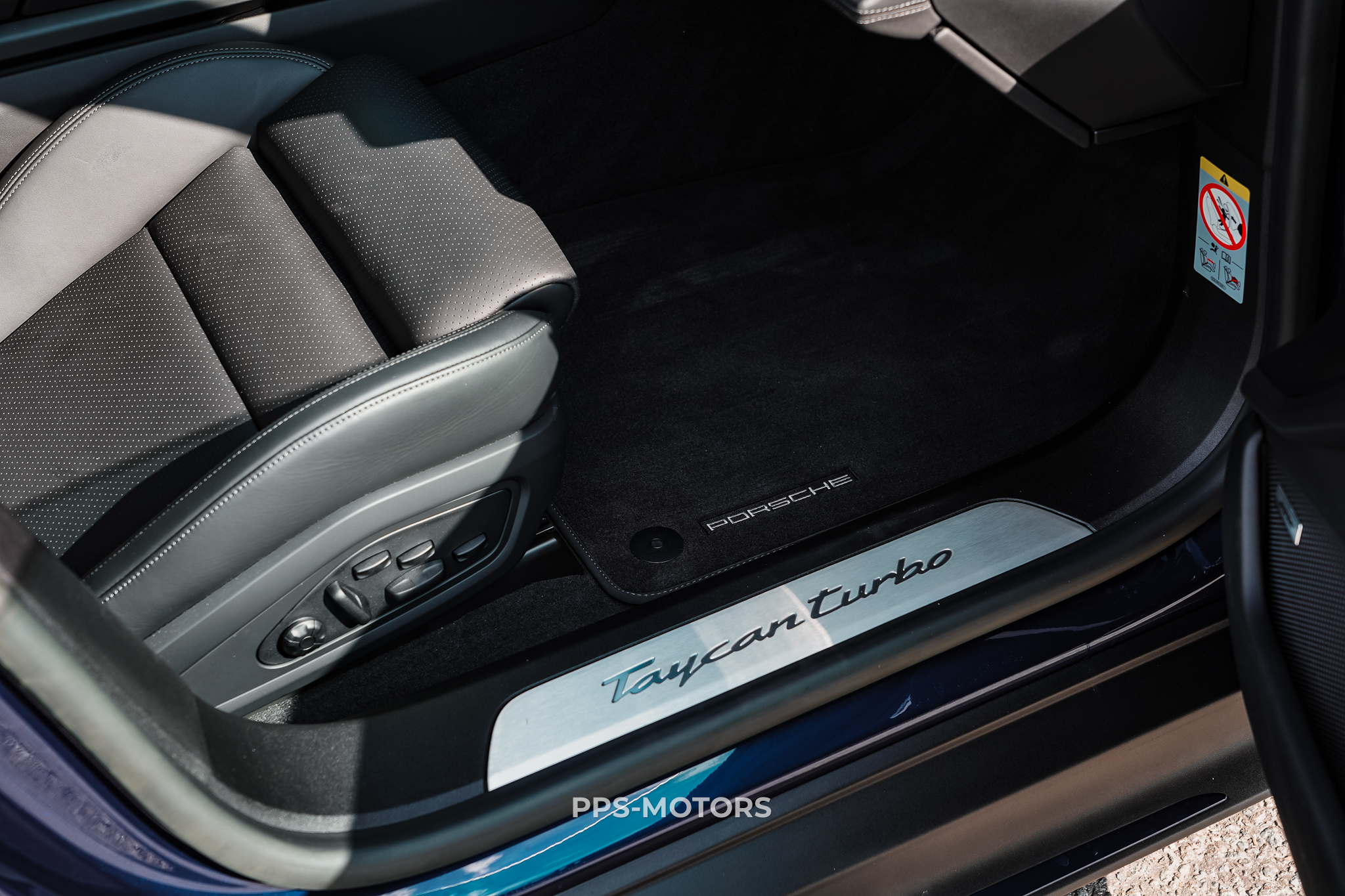 Porsche TAYCAN TURBO NEW! photo 41