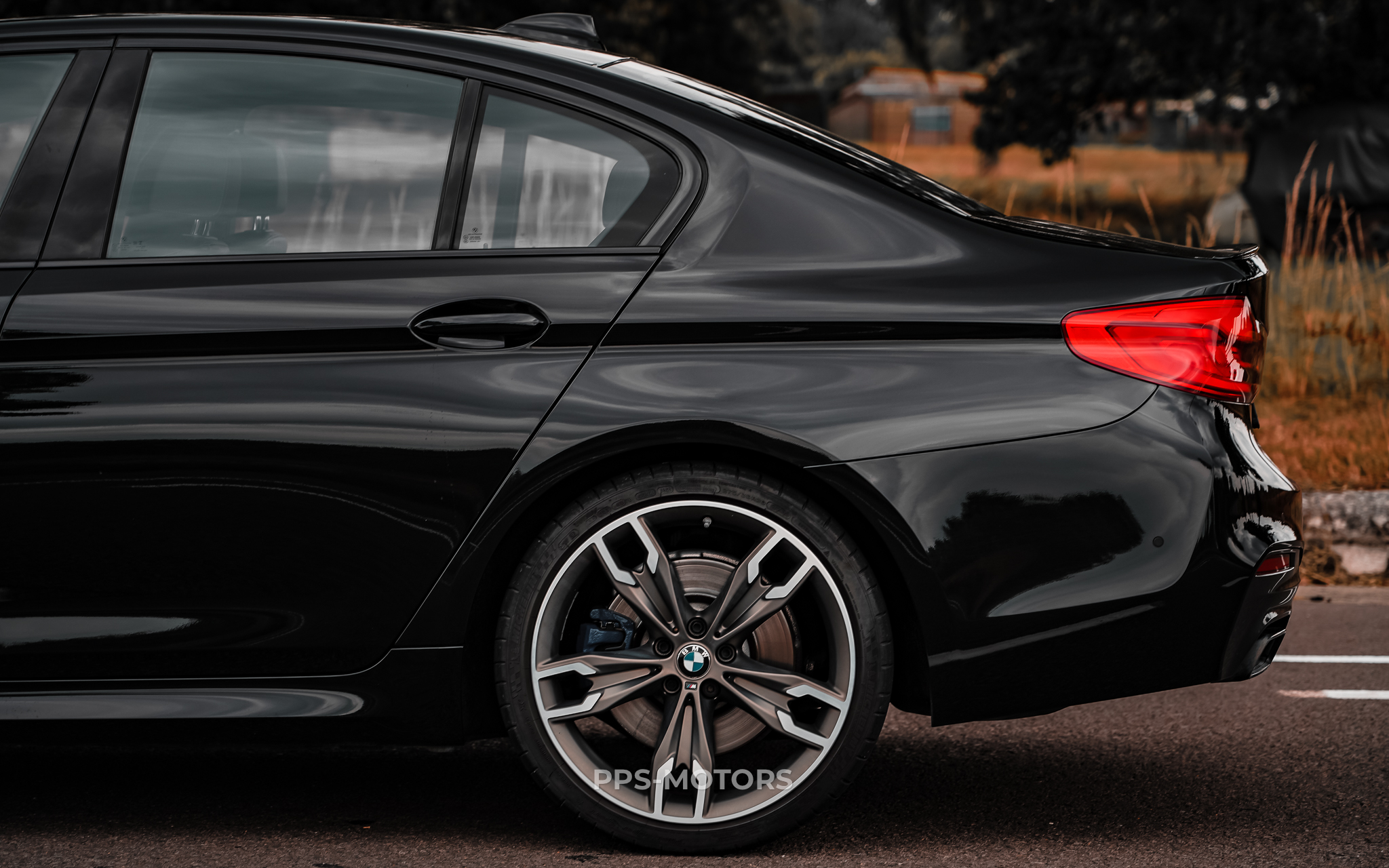 BMW M550d xAS photo 3