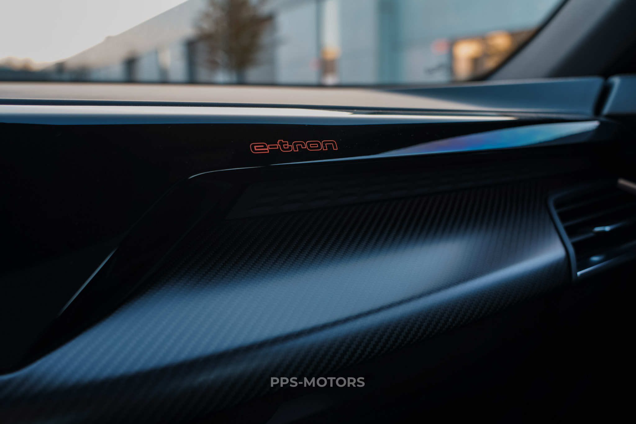 Audi E-TRON GT photo 14
