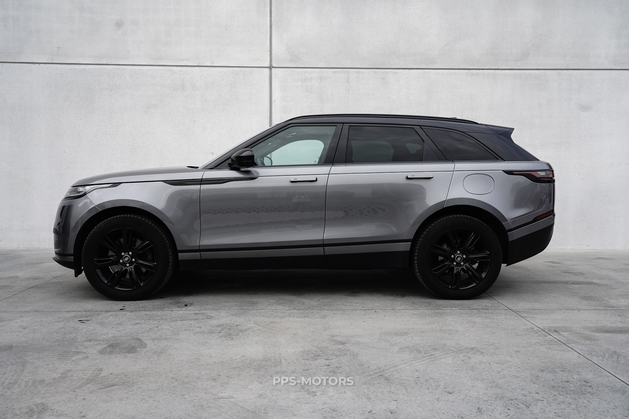 Land Rover VELAR 3.0 P400E photo 4
