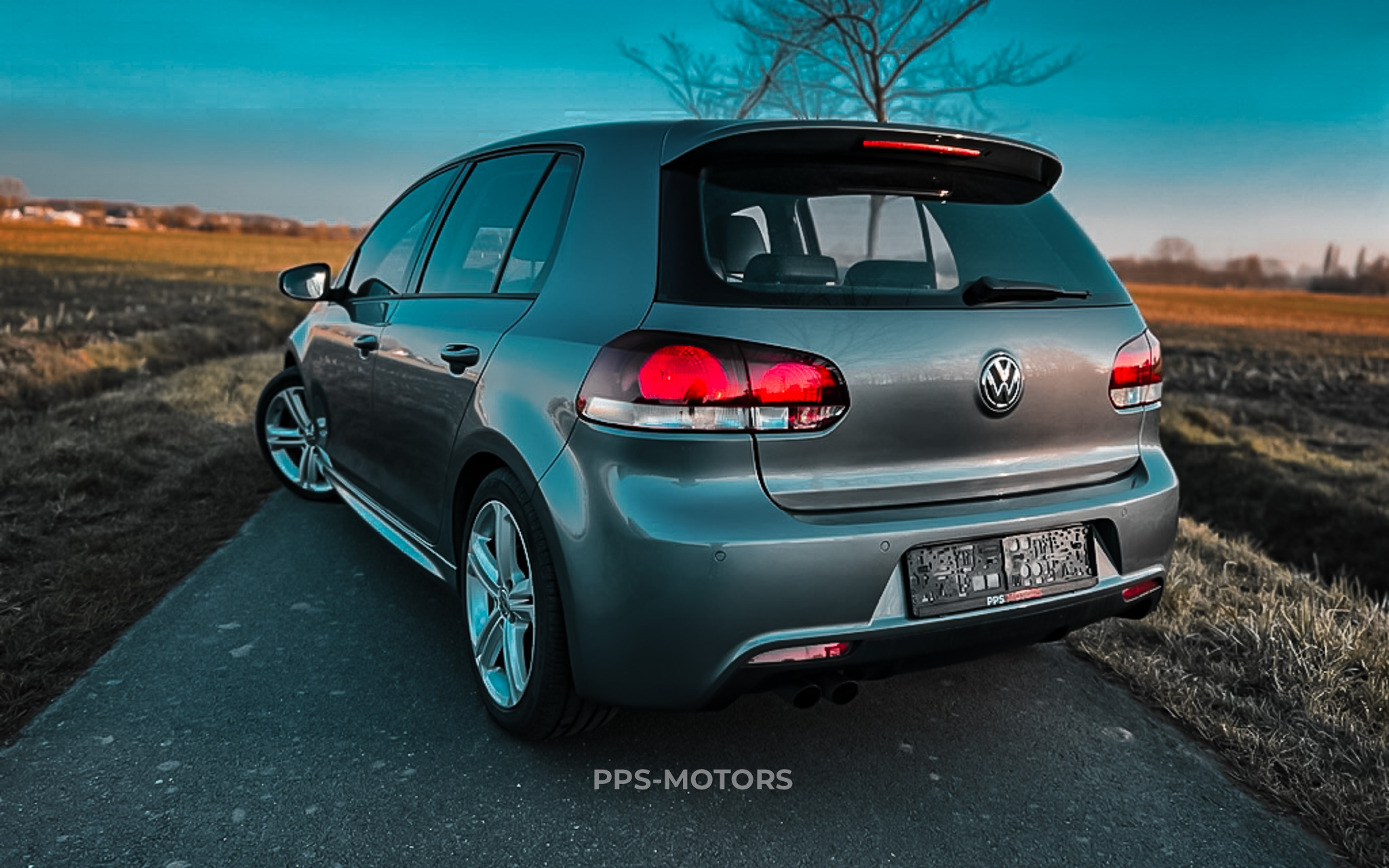 Volkswagen GOLF VI 2.0 TDI R-LINE photo 6