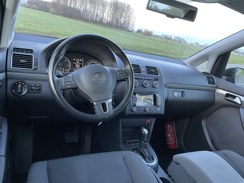 Volkswagen TOURAN 1.6 TDI DSG photo 11