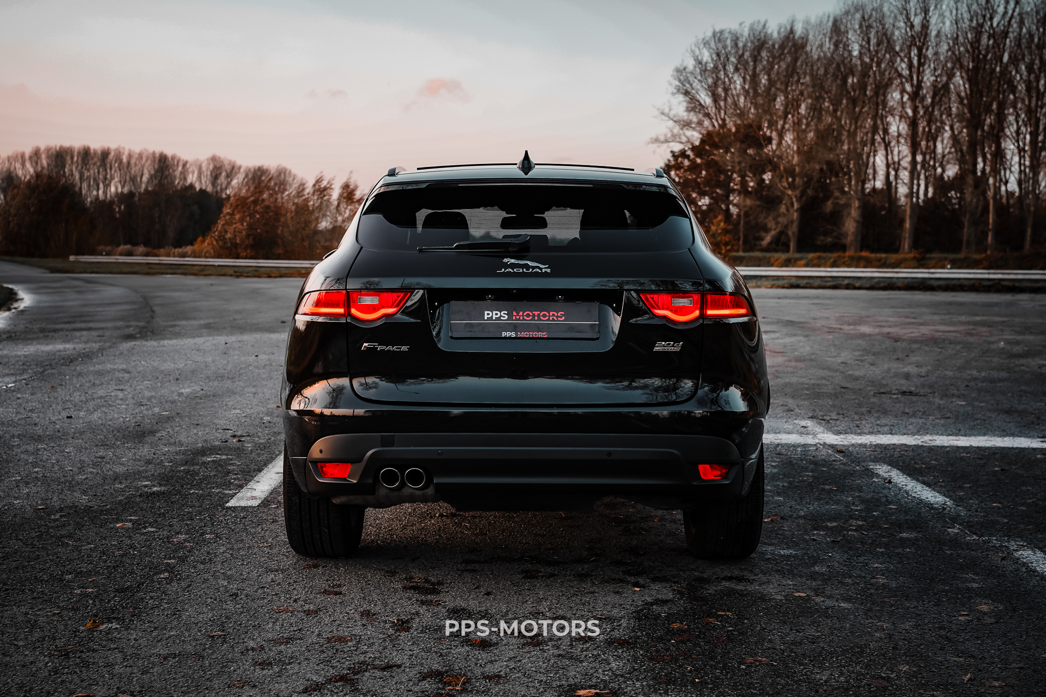JAGUAR F-PACE 2.0 AWD R-SPORT photo 9