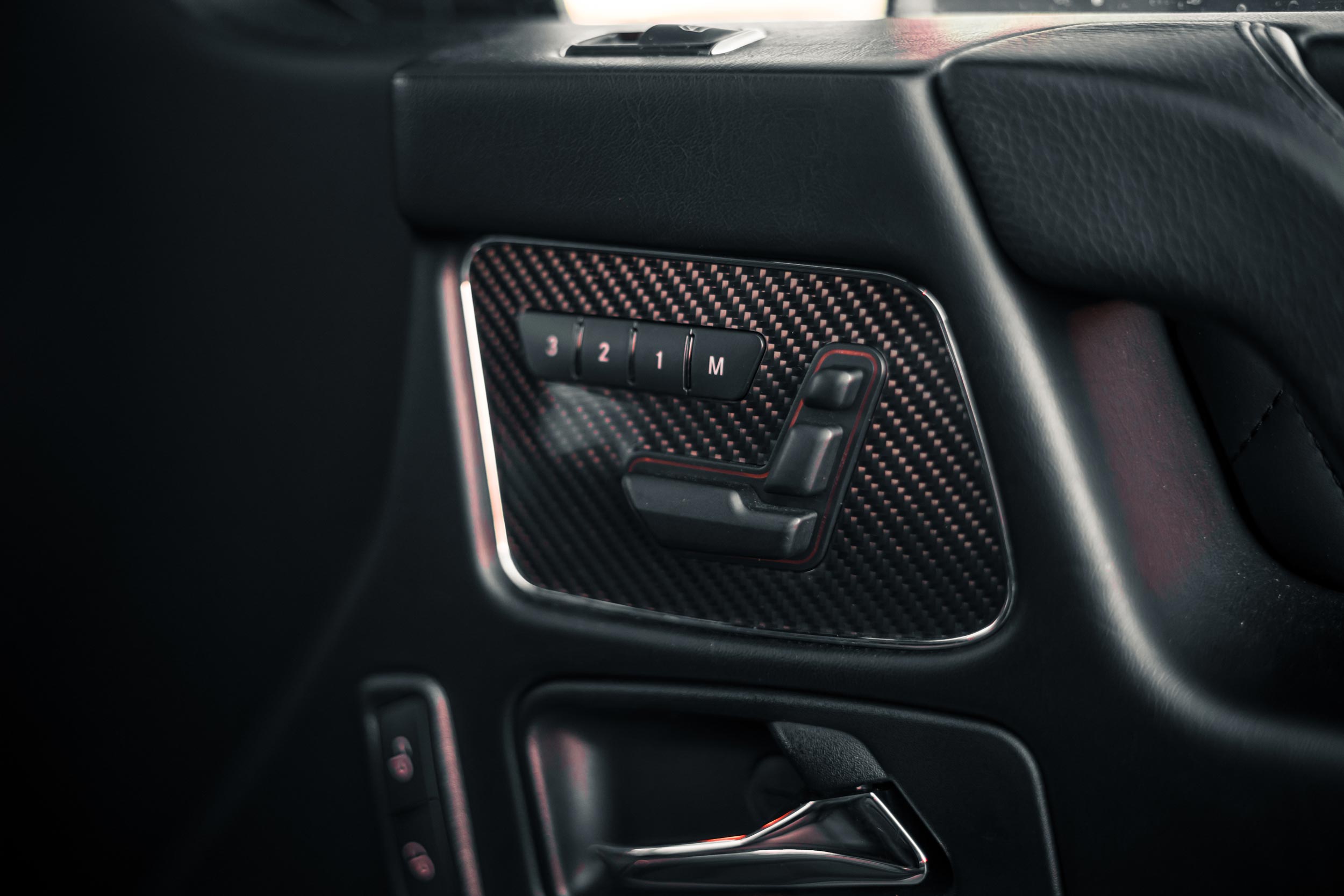 Mercedes Benz G63 AMG 5.5 V8 | BRABUS OPTIK photo 37