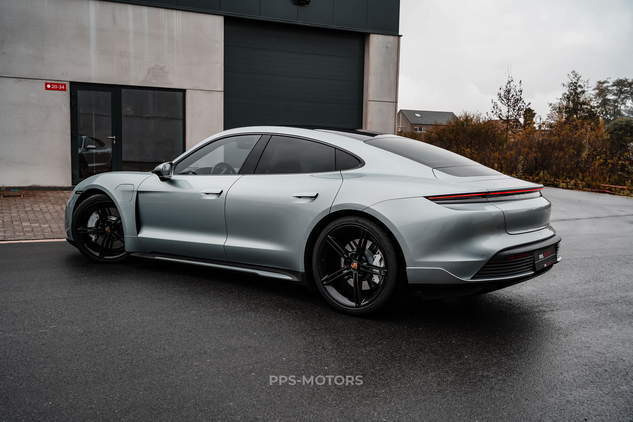 Porsche TAYCAN 4S SPORTDESIGN photo 18
