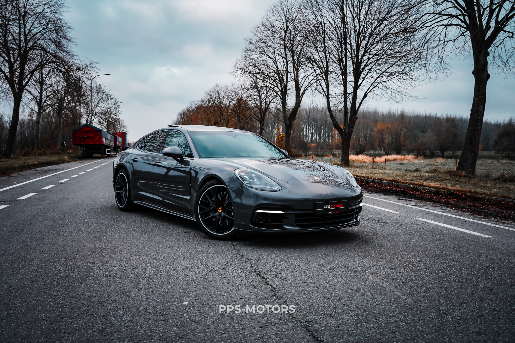 Porsche PANAMERA 4 E-HYBRID photo 18
