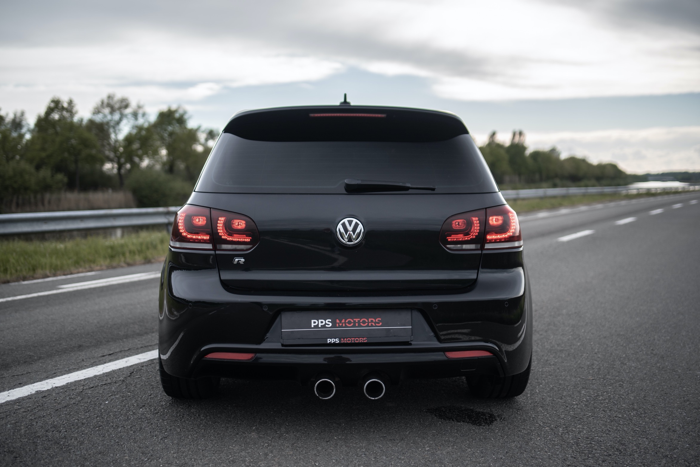 Volkswagen GOLF VI R 4MOTION photo 5