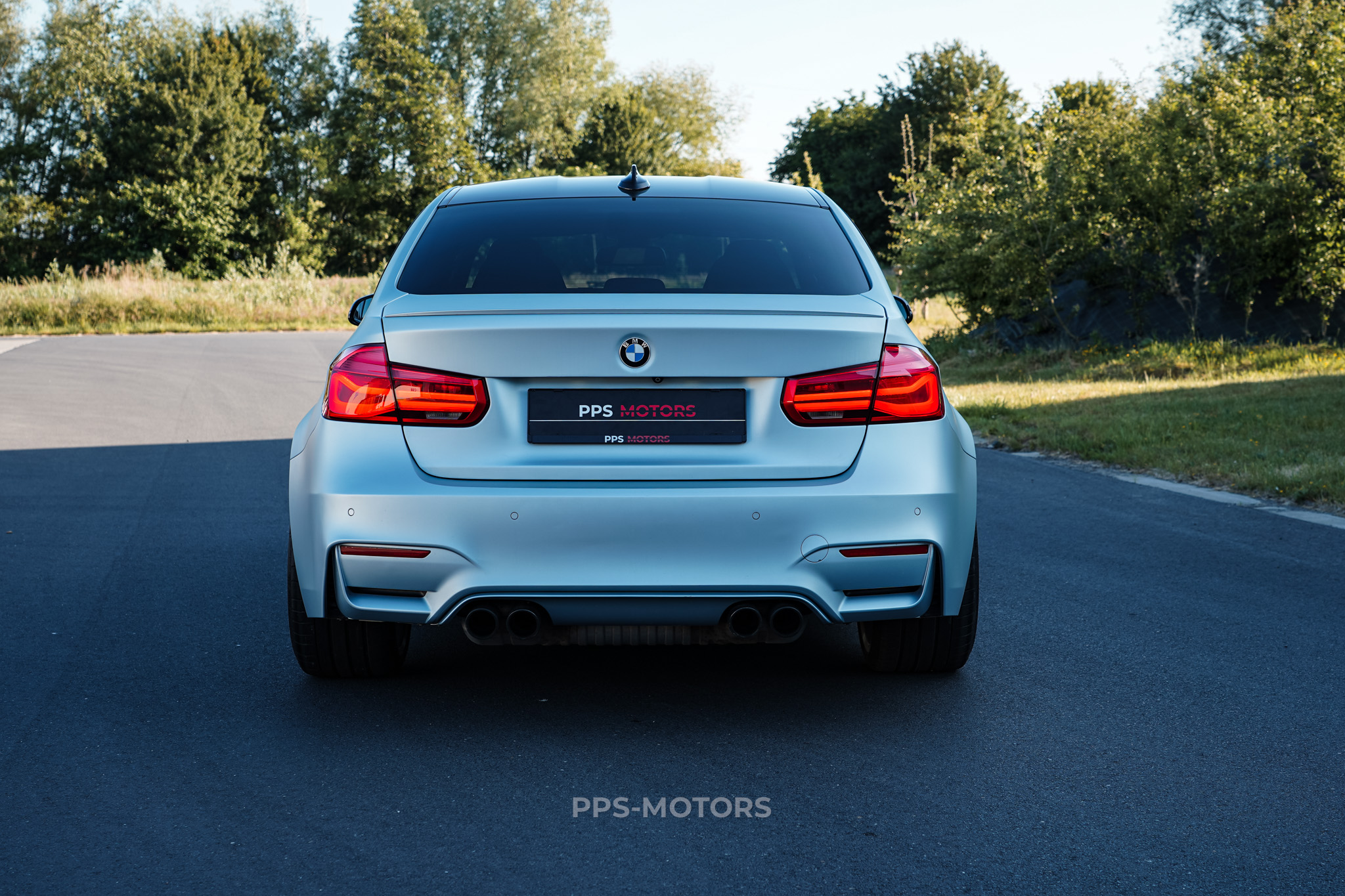 BMW M3 COMPETITION INDIVIDUAL photo 17