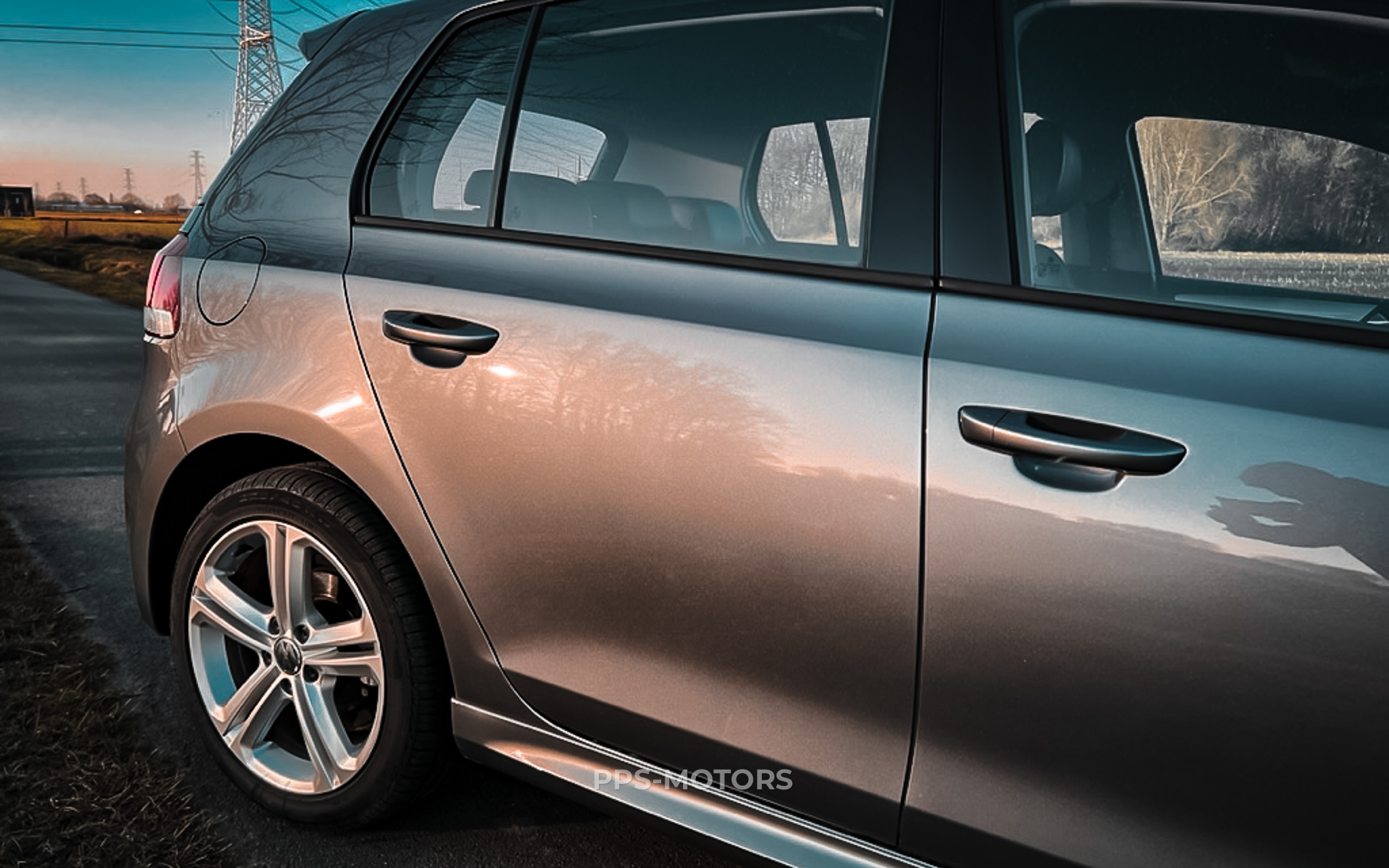 Volkswagen GOLF VI 2.0 TDI R-LINE photo 22