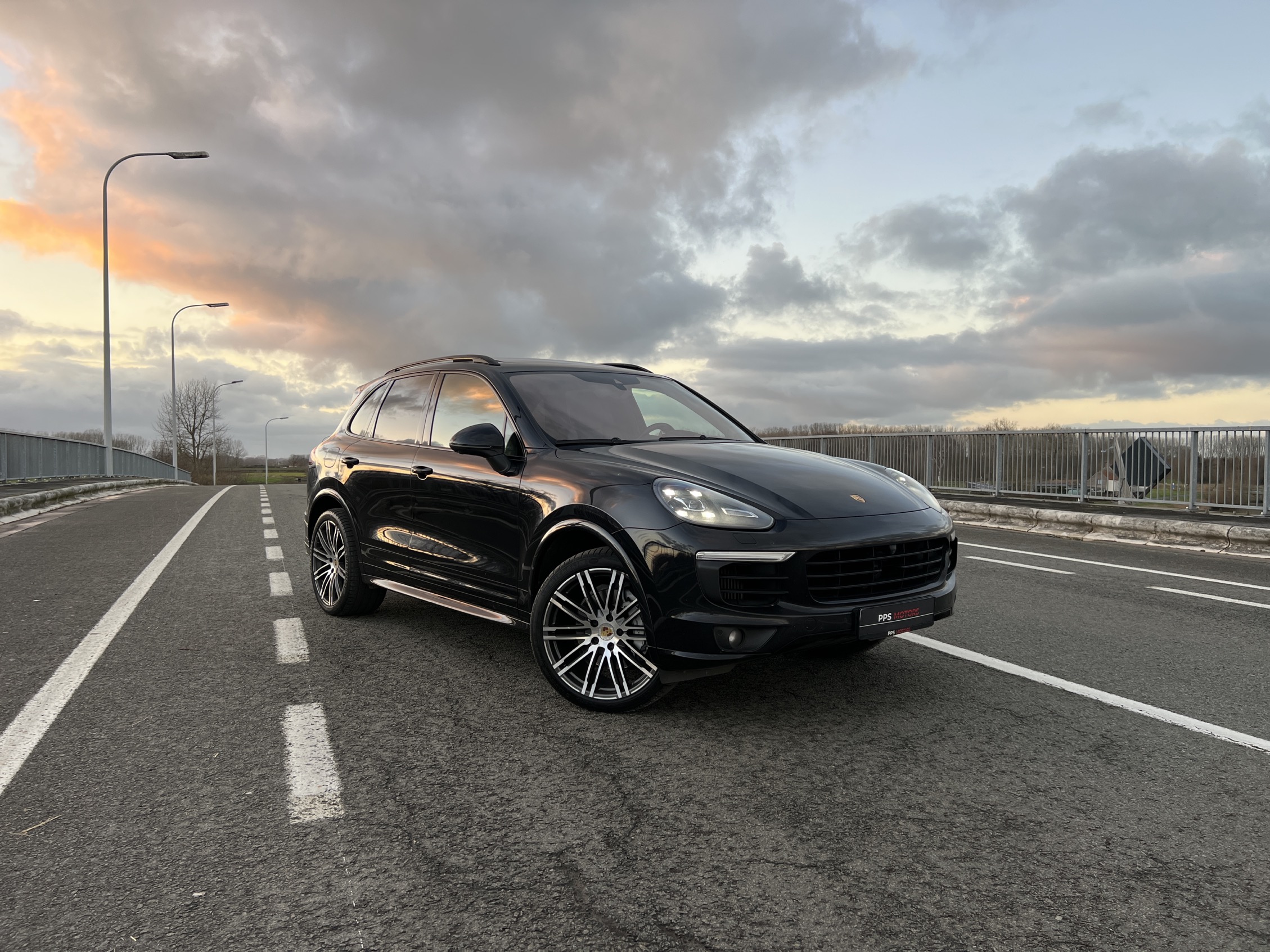 Porsche CAYENNE S 4.2 V8 PLATINUM EDITION photo 4