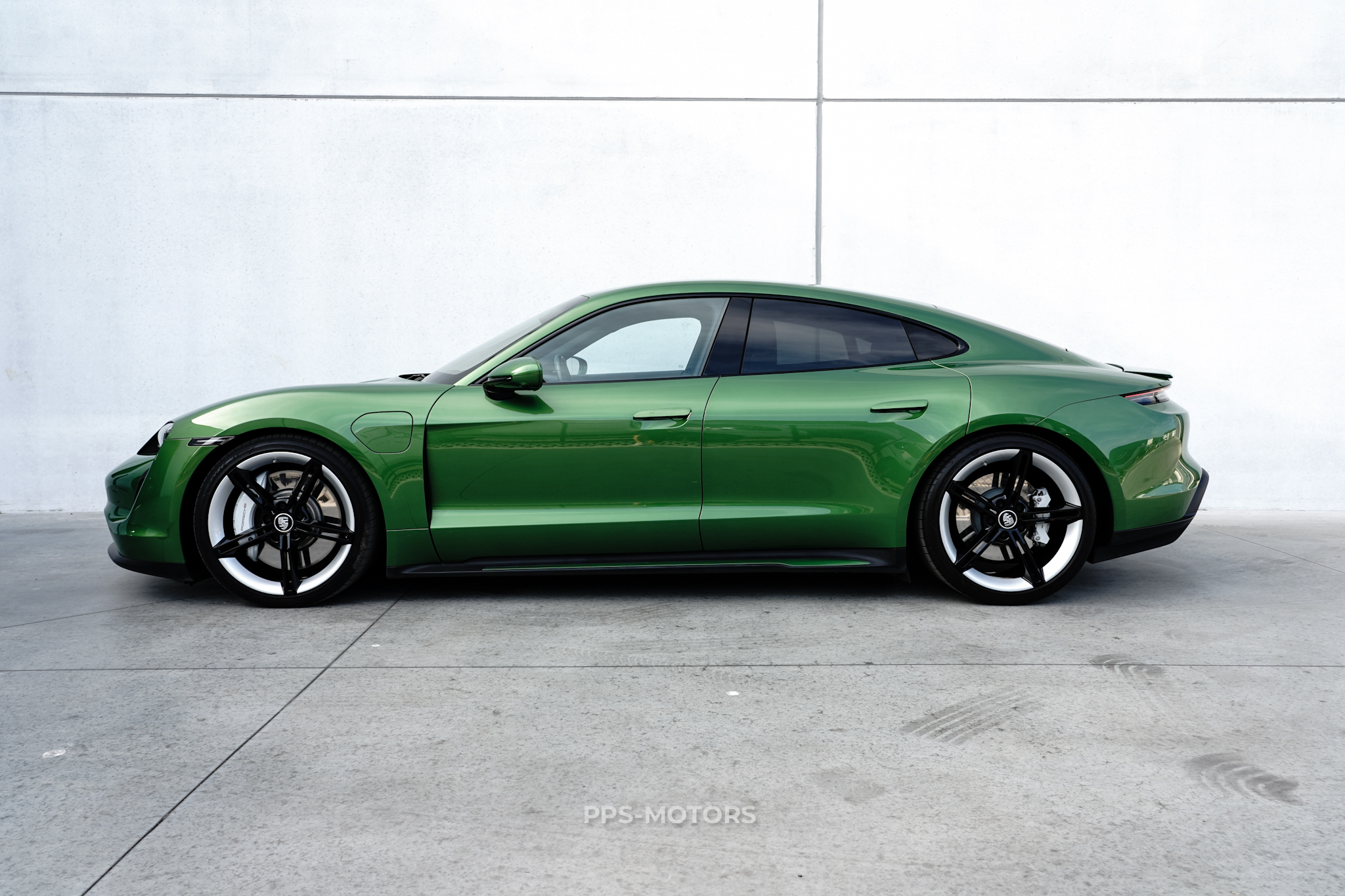 Porsche TAYCAN 4S photo 2