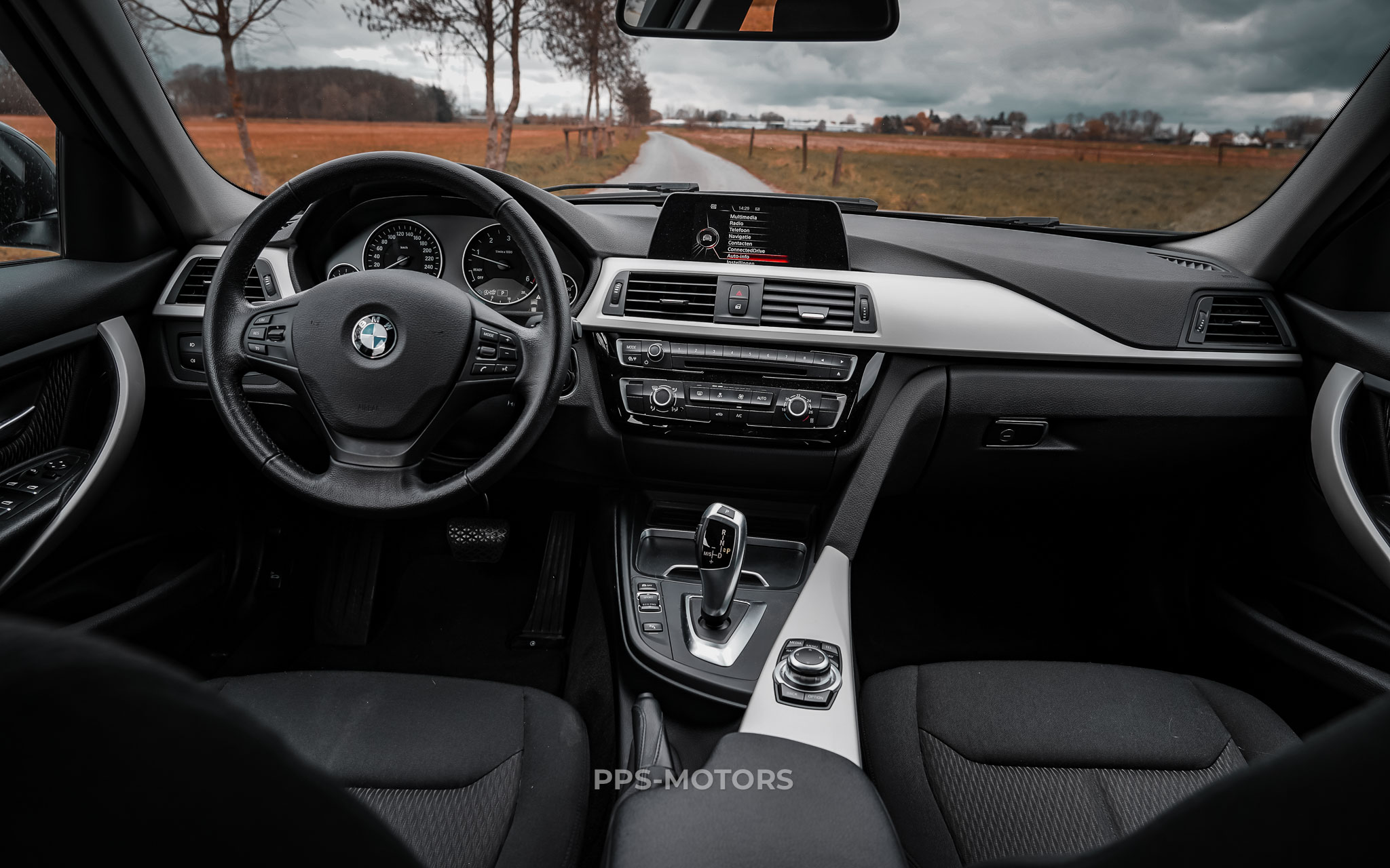 BMW 318dA F31 TOURING photo 16