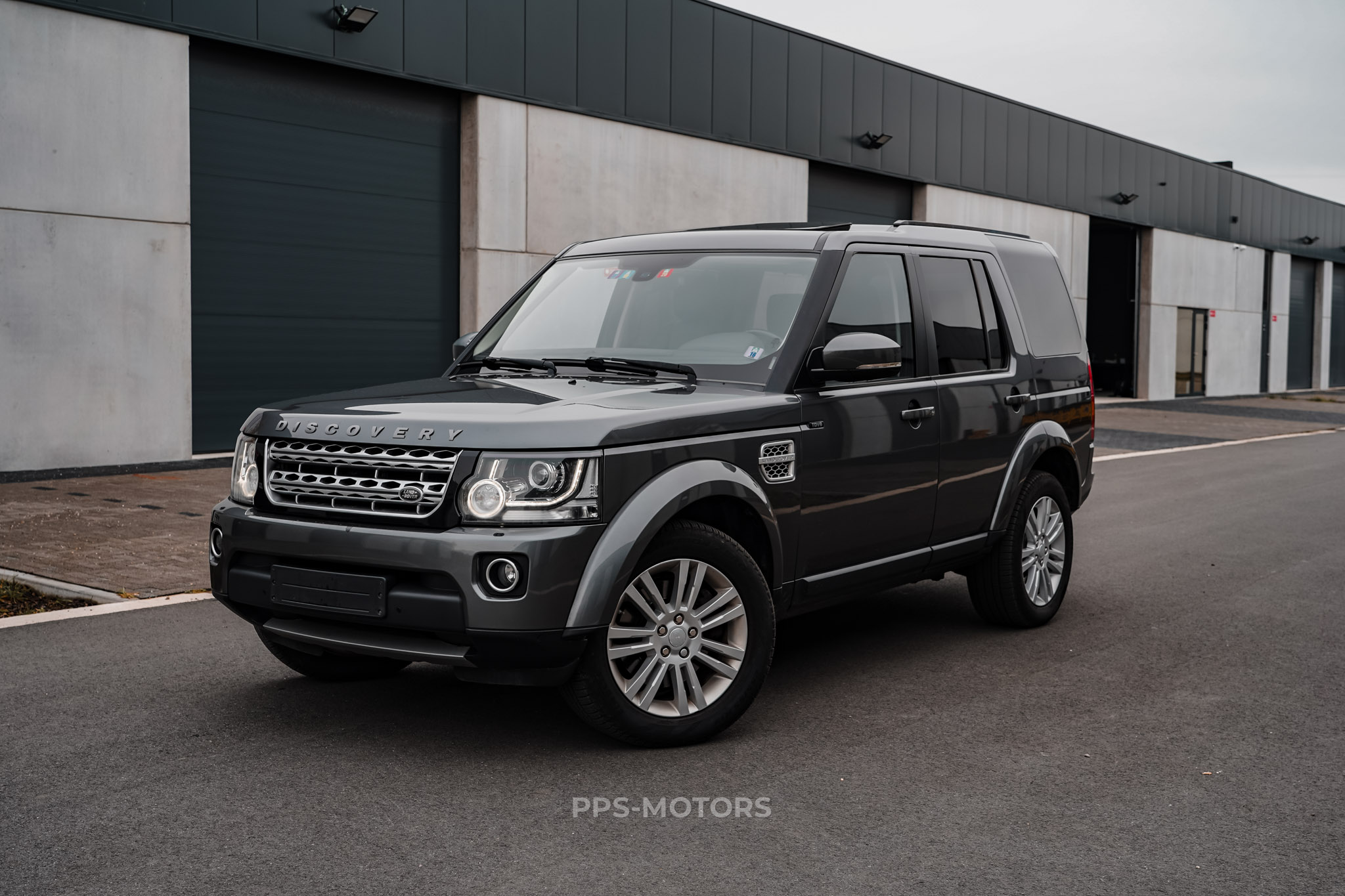 Land Rover DISCOVERY 3.0 TDV6 HSE photo 1