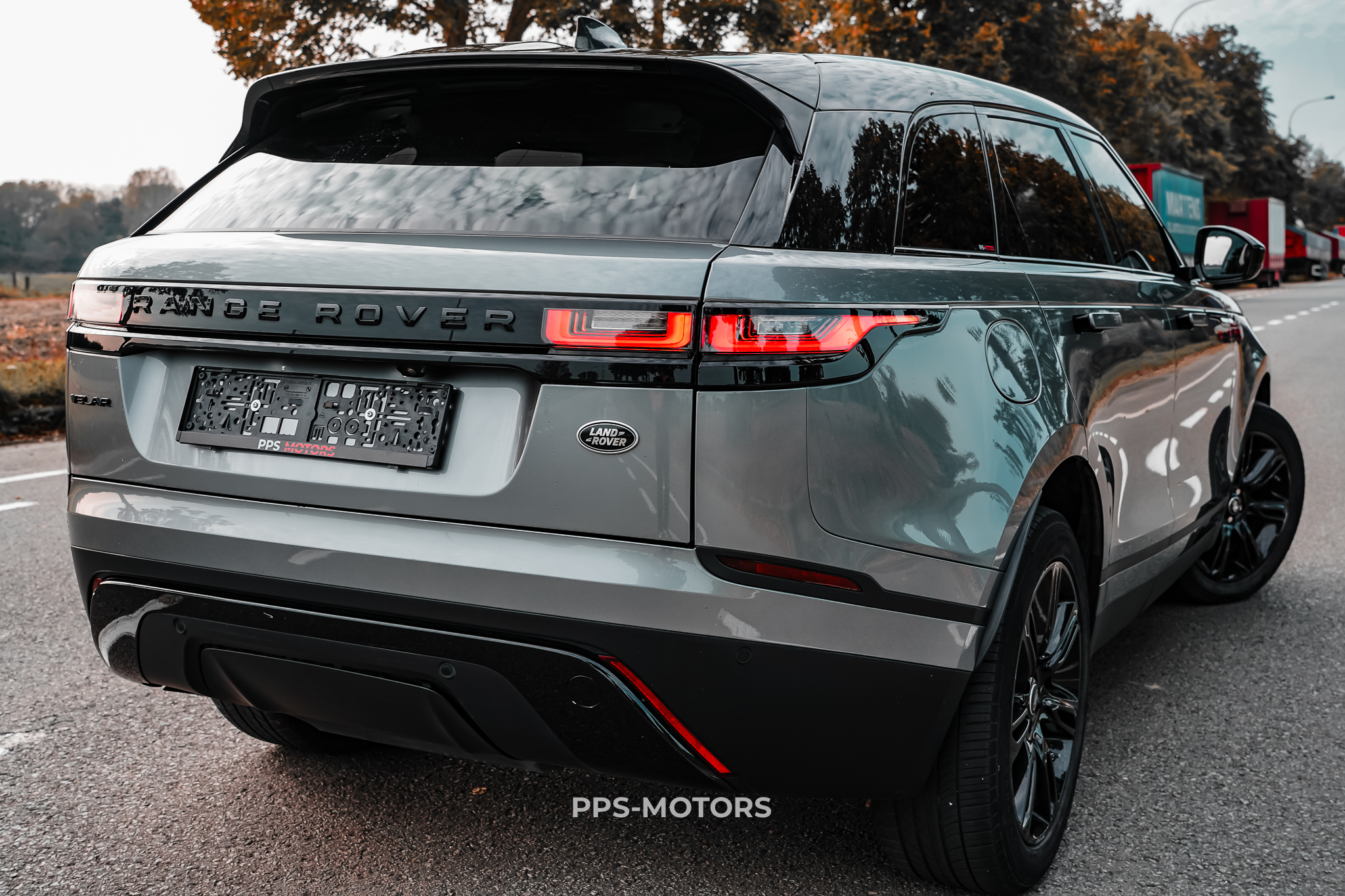 Land Rover RANGE ROVER VELAR photo 4