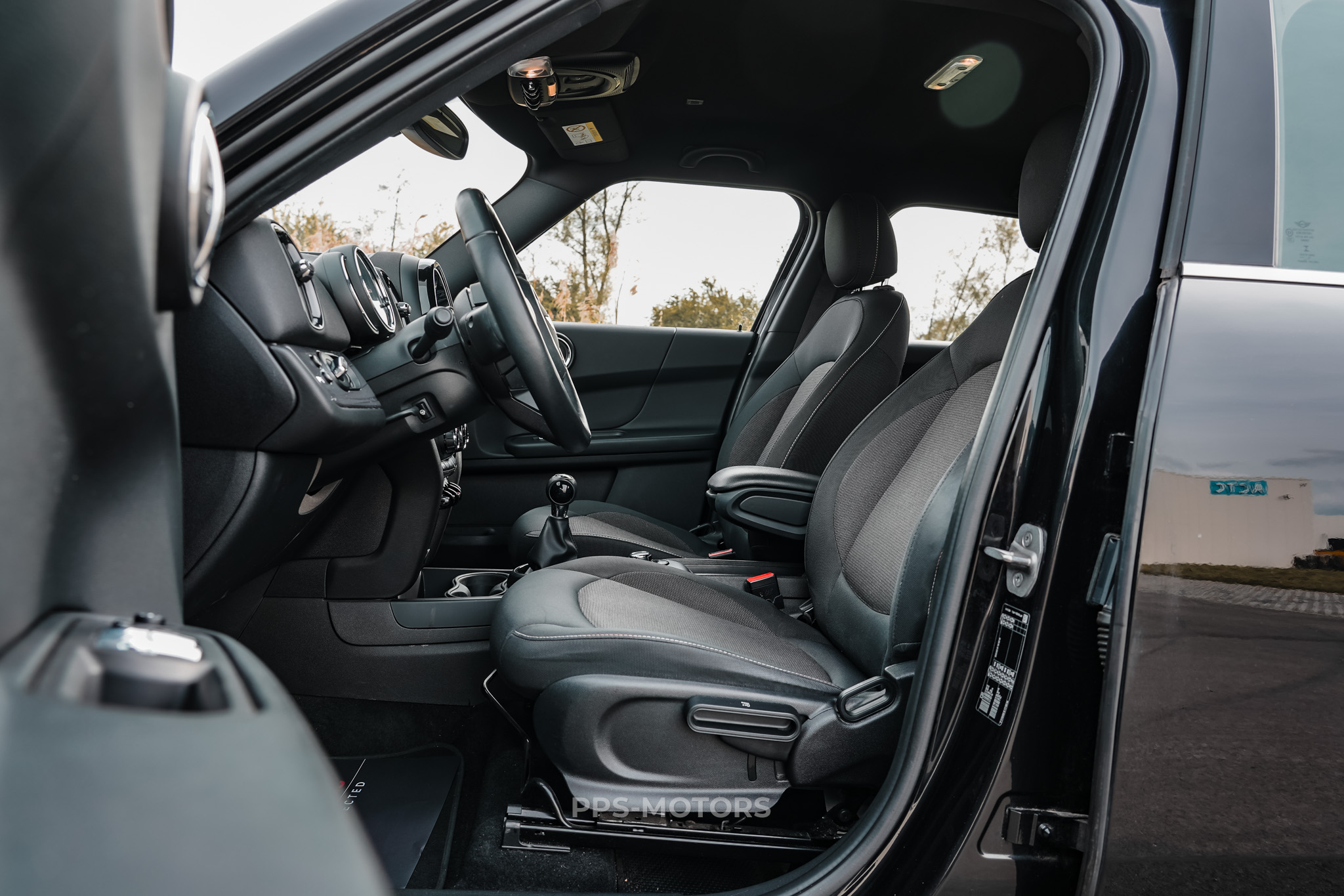 MINI ONE COUNTRYMAN photo 7