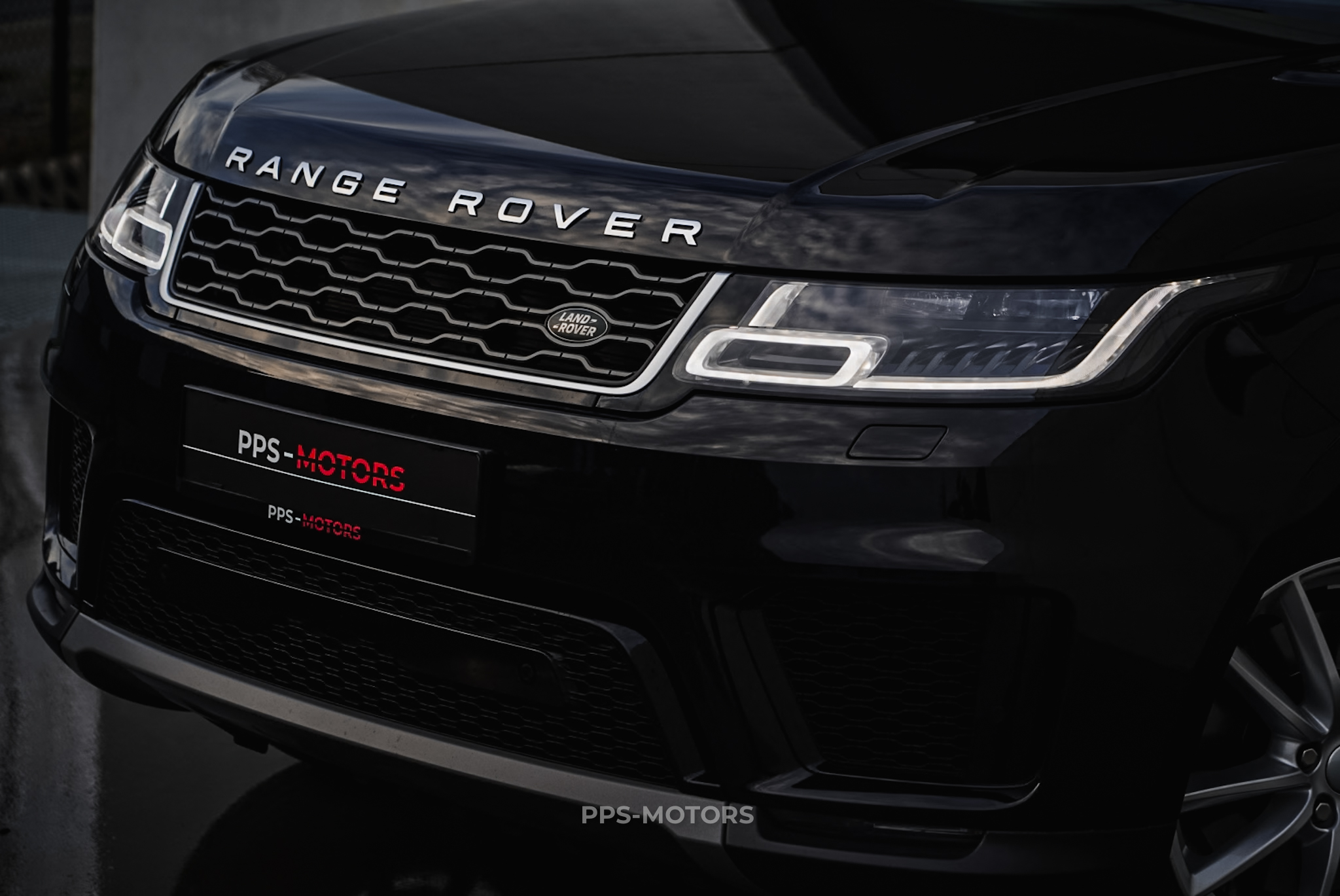 Land Rover RANGE ROVER SPORT P300 photo 2