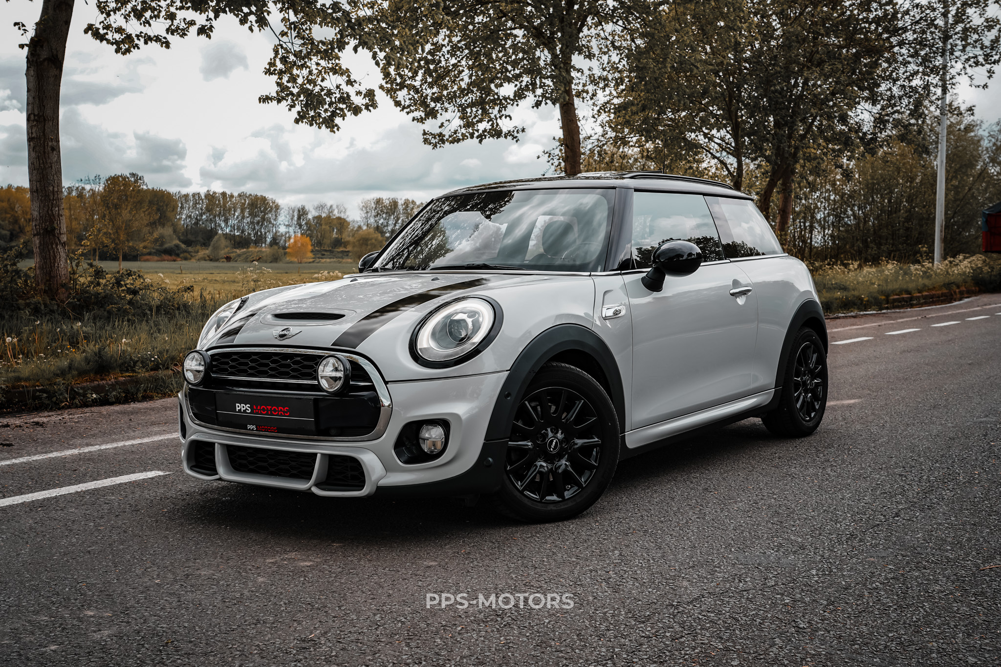 MINI COOPER 2.0 SD JOHN COOPER WORKS photo 2