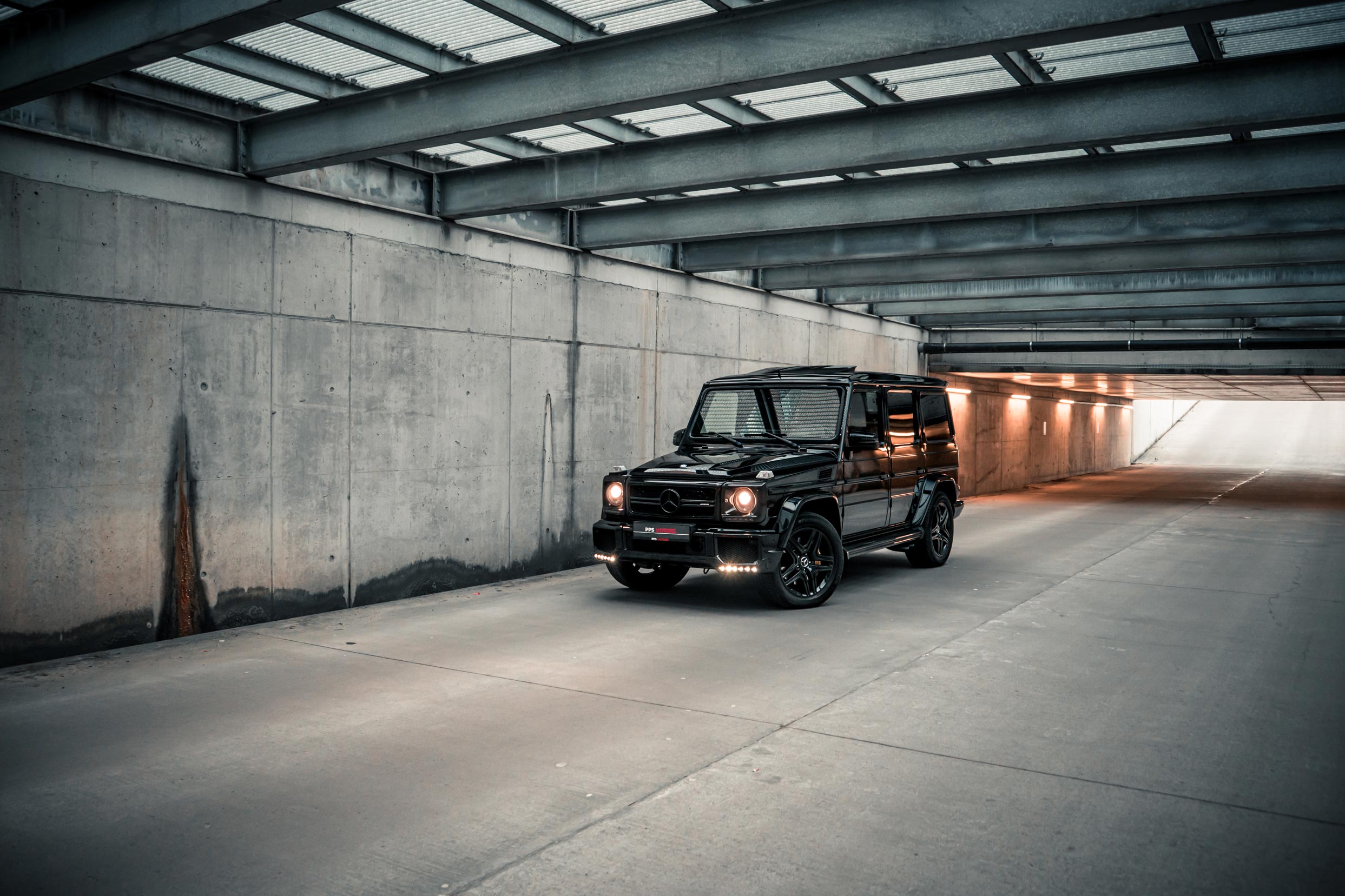 Mercedes Benz G63 AMG 5.5 V8 | BRABUS OPTIK photo 4