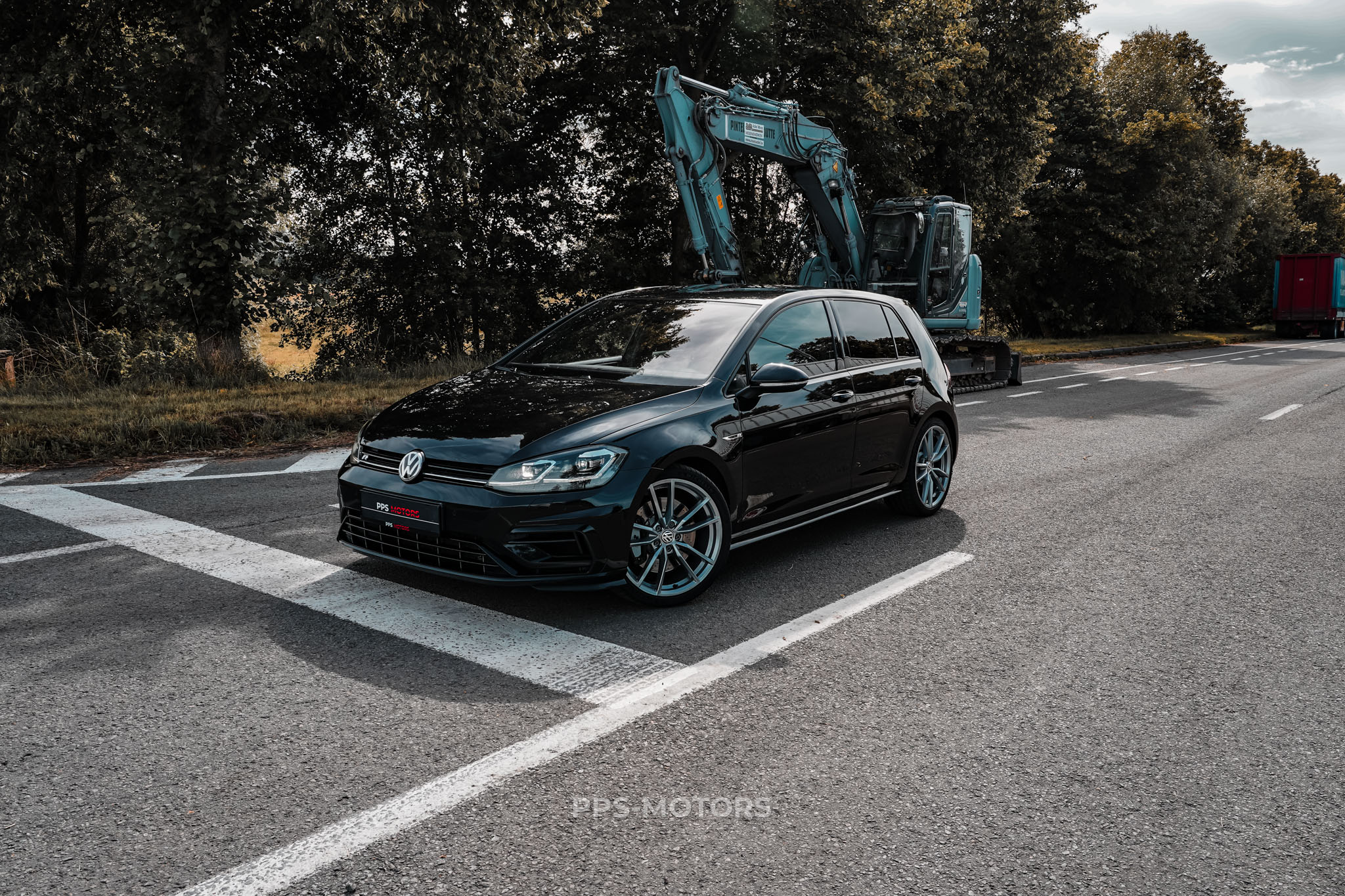 Volkswagen GOLF R 2.0 TSI 4MOTION photo 15