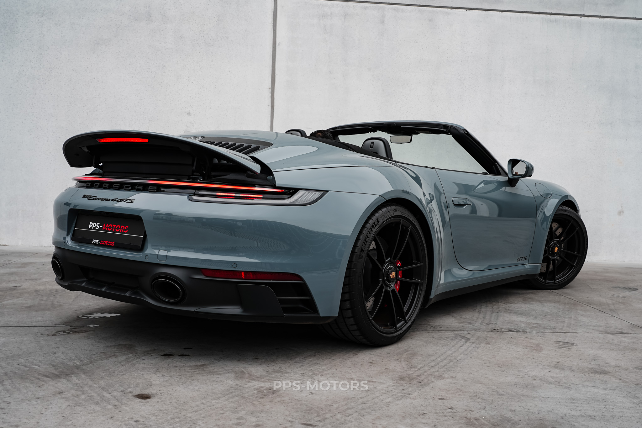 Porsche 992 CARRERA CABRIO 4 GTS photo 26