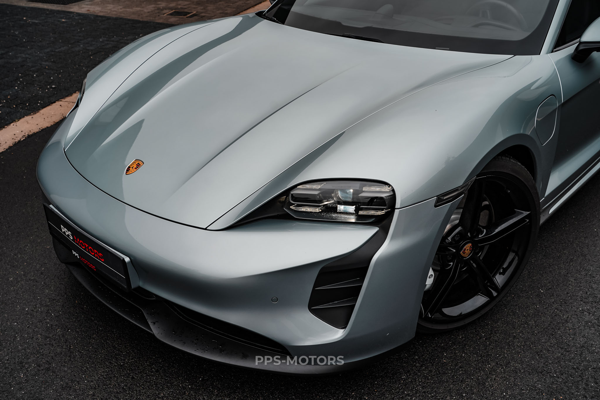 Porsche TAYCAN 4S SPORTDESIGN photo 4