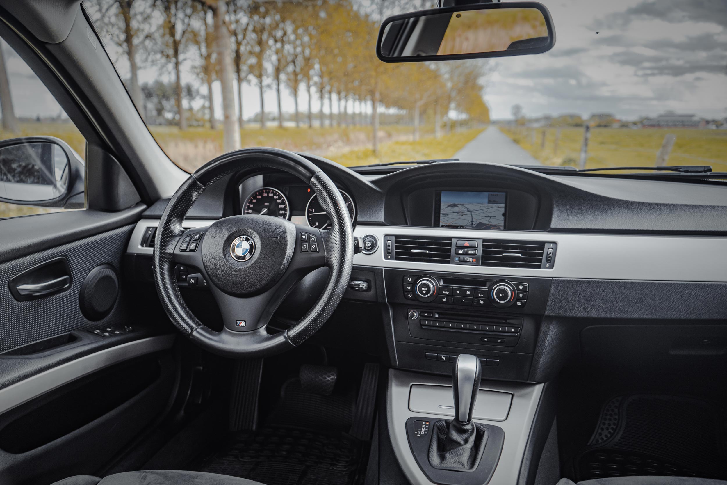BMW 318d E91 M-PAKKET photo 23