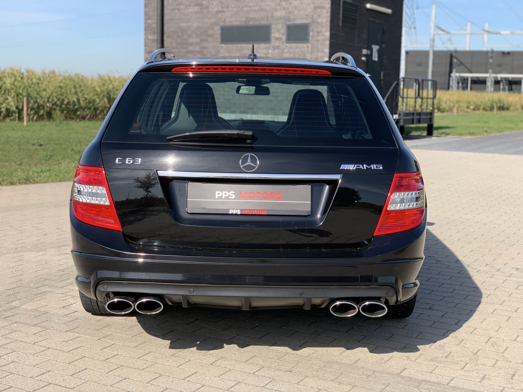 Mercedes Benz C63 AMG 4.0 V8 BITURBO photo 7
