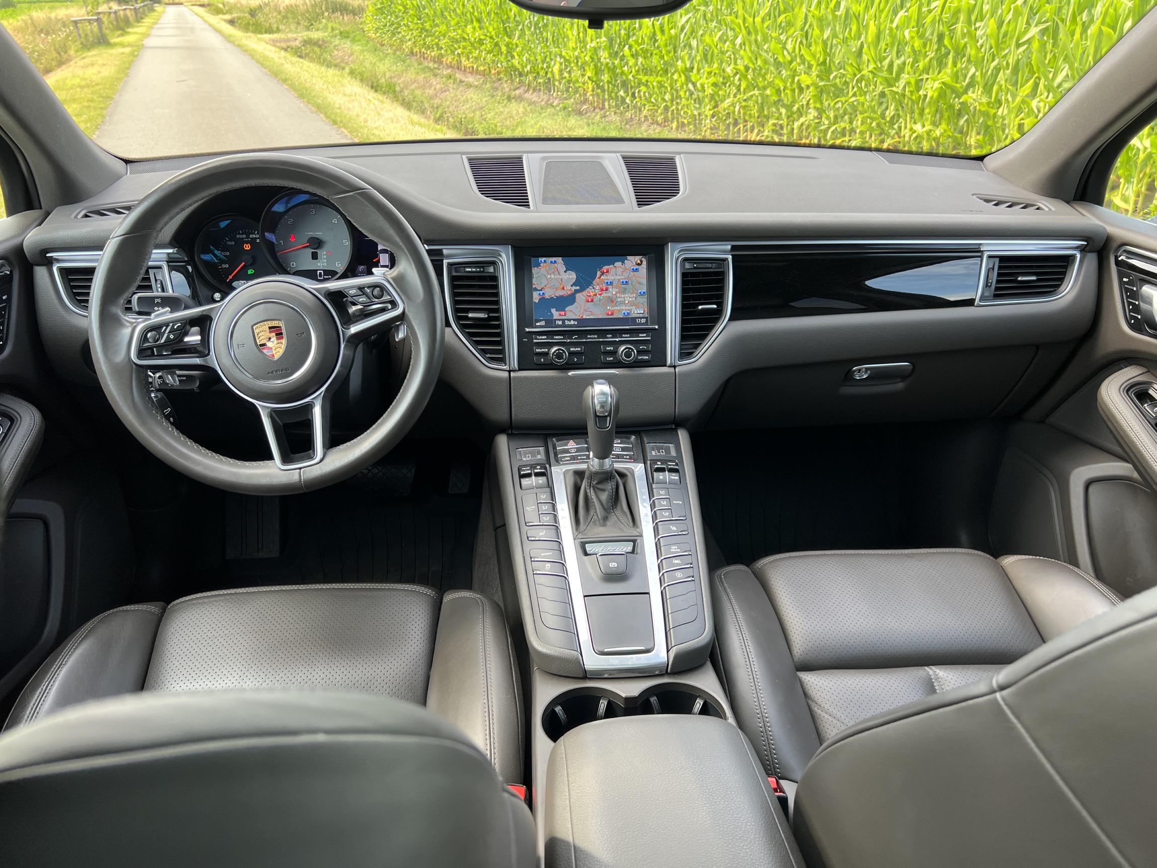 Porsche MACAN S 3.0D V6 - LICHTE VRACHT photo 23