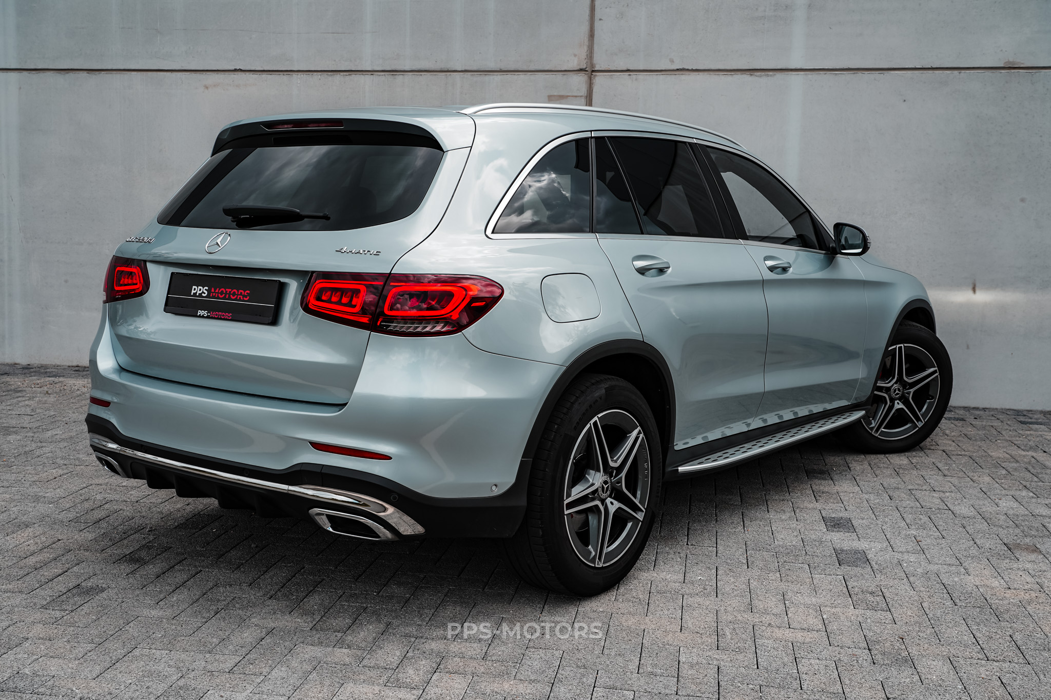 Mercedes Benz GLC 220d 4-MATIC AMG PACK photo 13