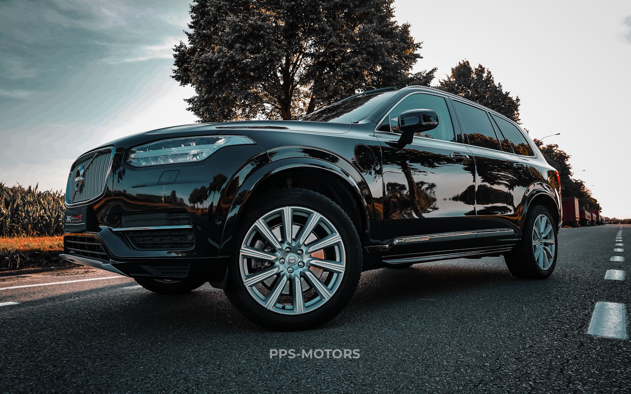 Volvo XC90 T8 INSCRIPTION photo 2
