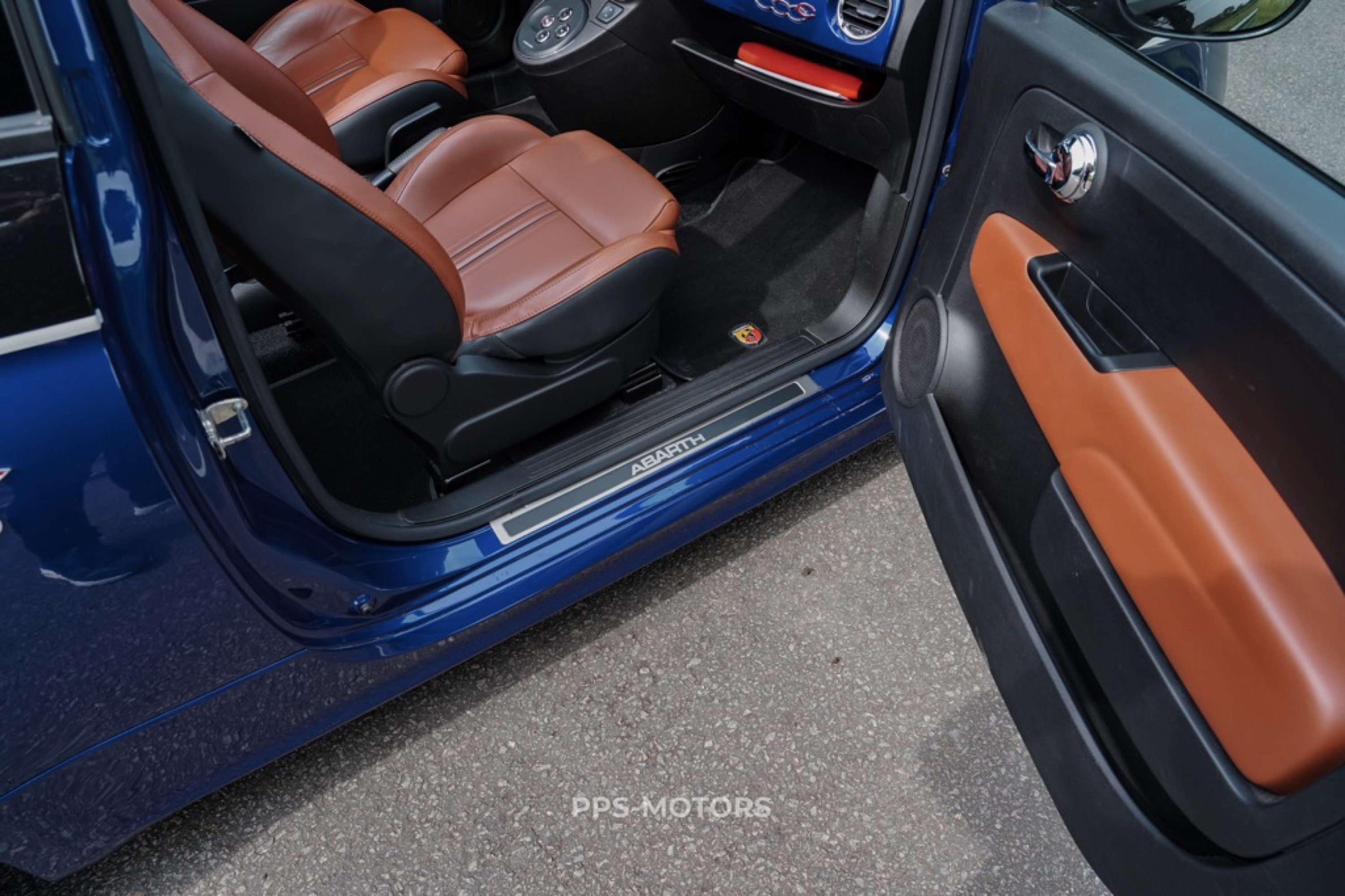 Abarth 595C 1.4 T-Jet photo 17