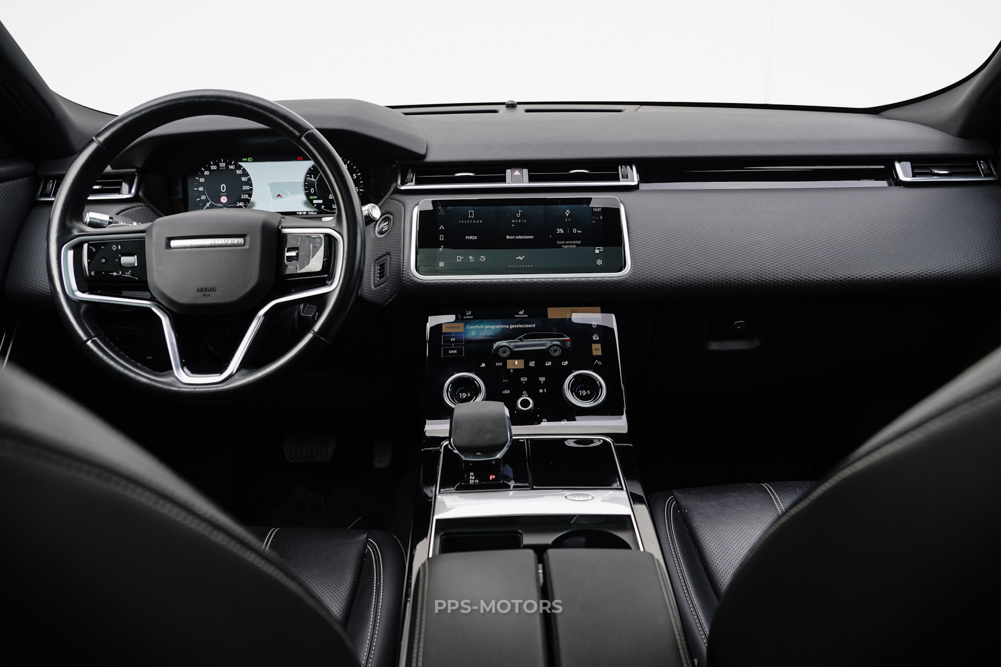 Land Rover VELAR 3.0 P400E photo 11