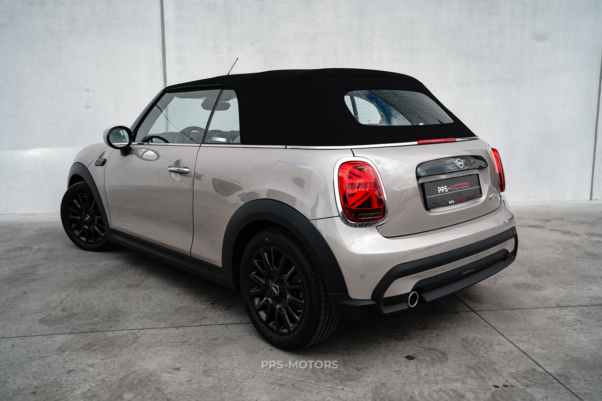 MINI COOPER CABRIO photo 4