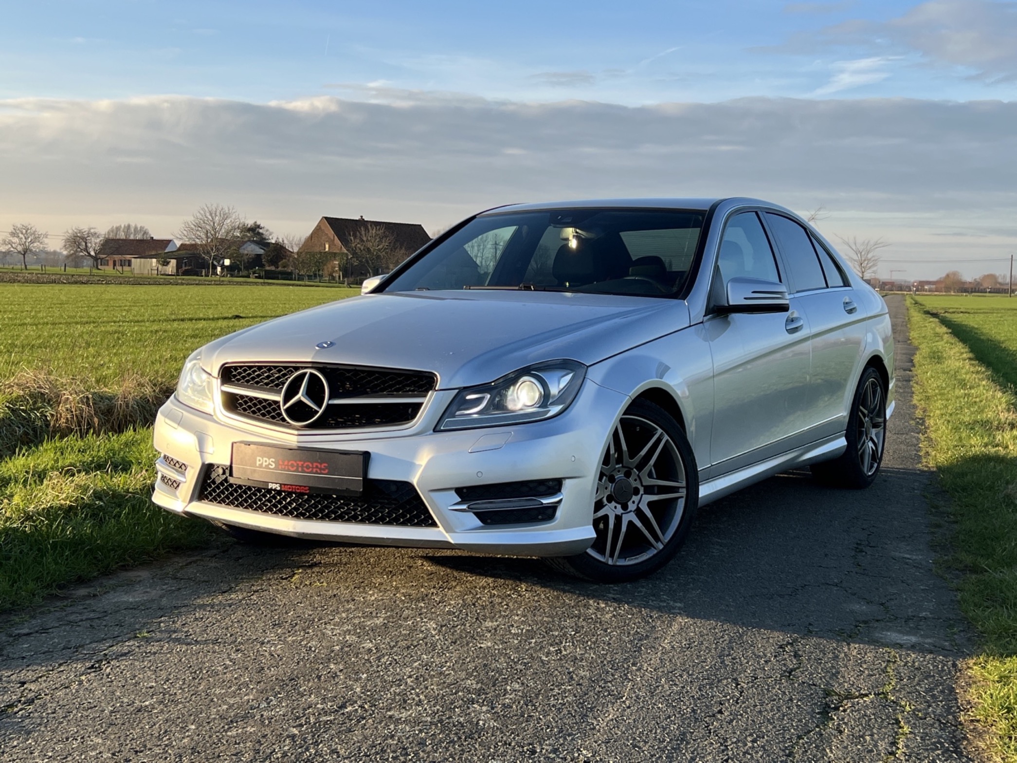 Mercedes Benz C250 AMG PAKKET photo 1