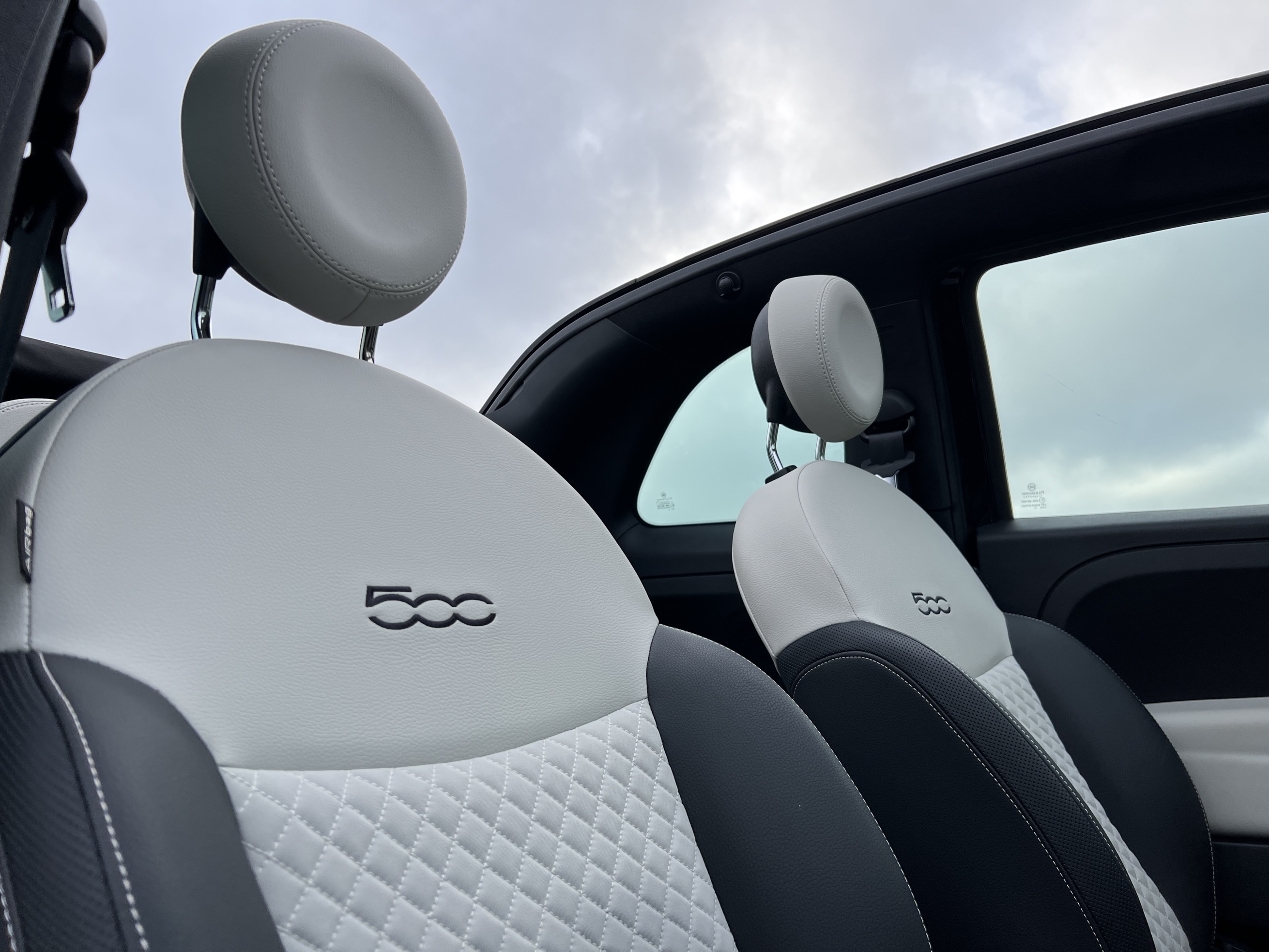 Fiat 500C Hybrid Dolcevita photo 17