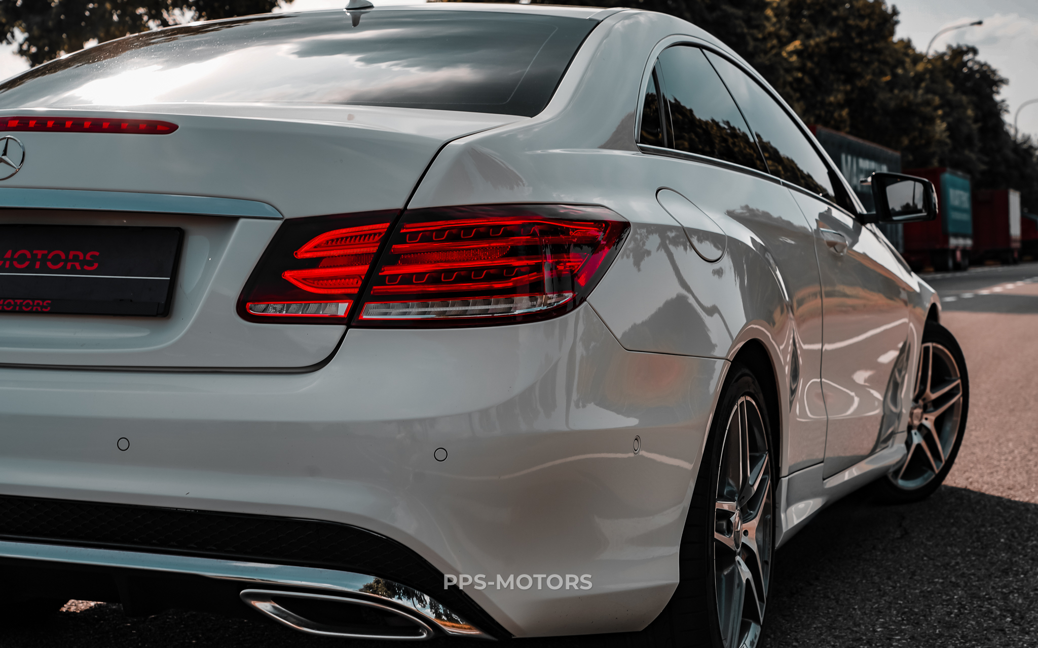 Mercedes Benz E220 COUPÉ photo 5