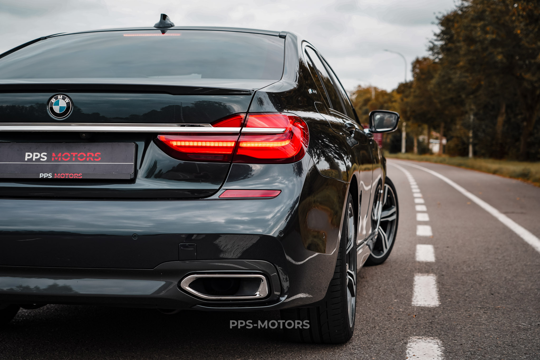 BMW BMW 740e Performance M-PAKKET photo 26