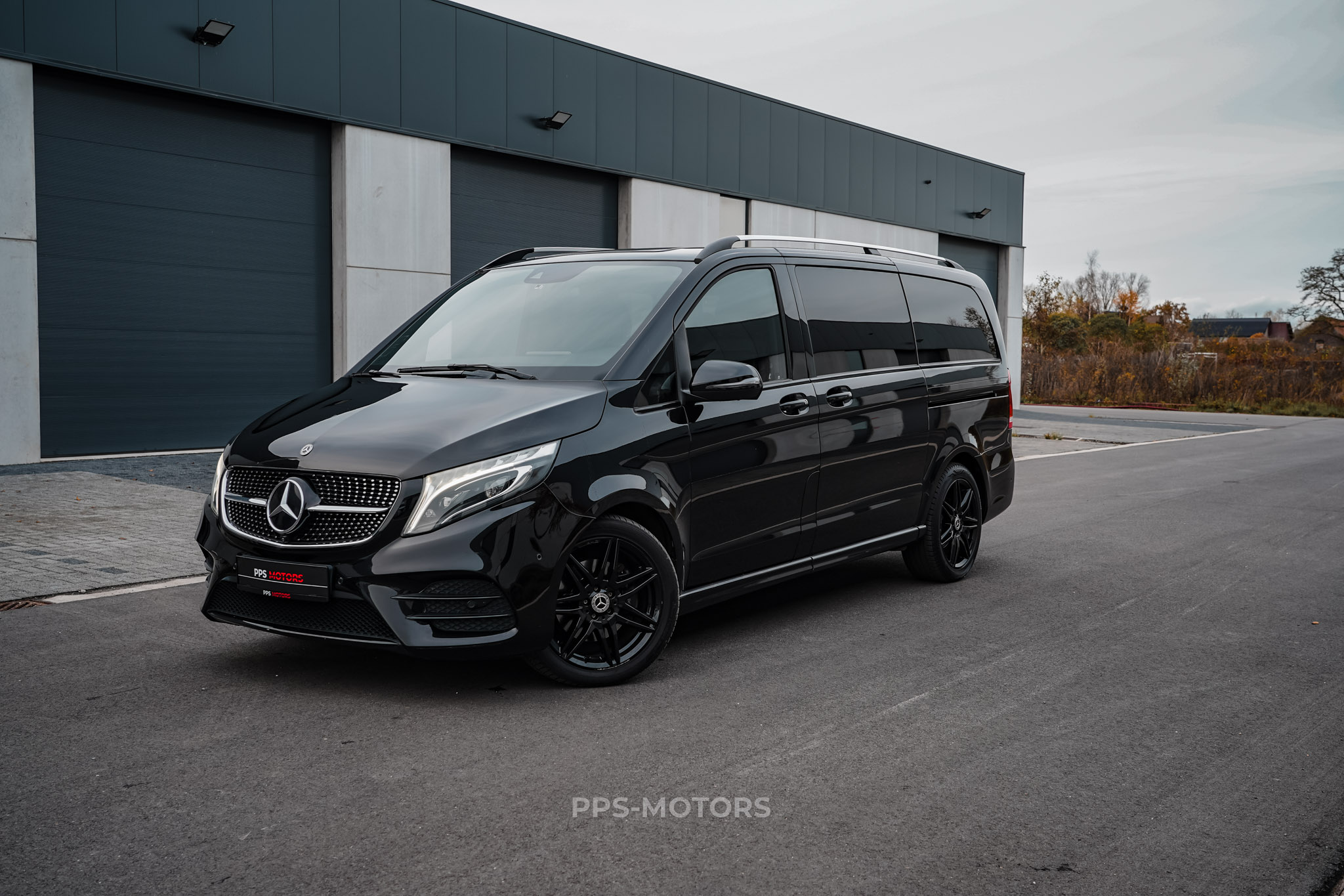 Mercedes Benz V300 AMG PAKKET photo 2