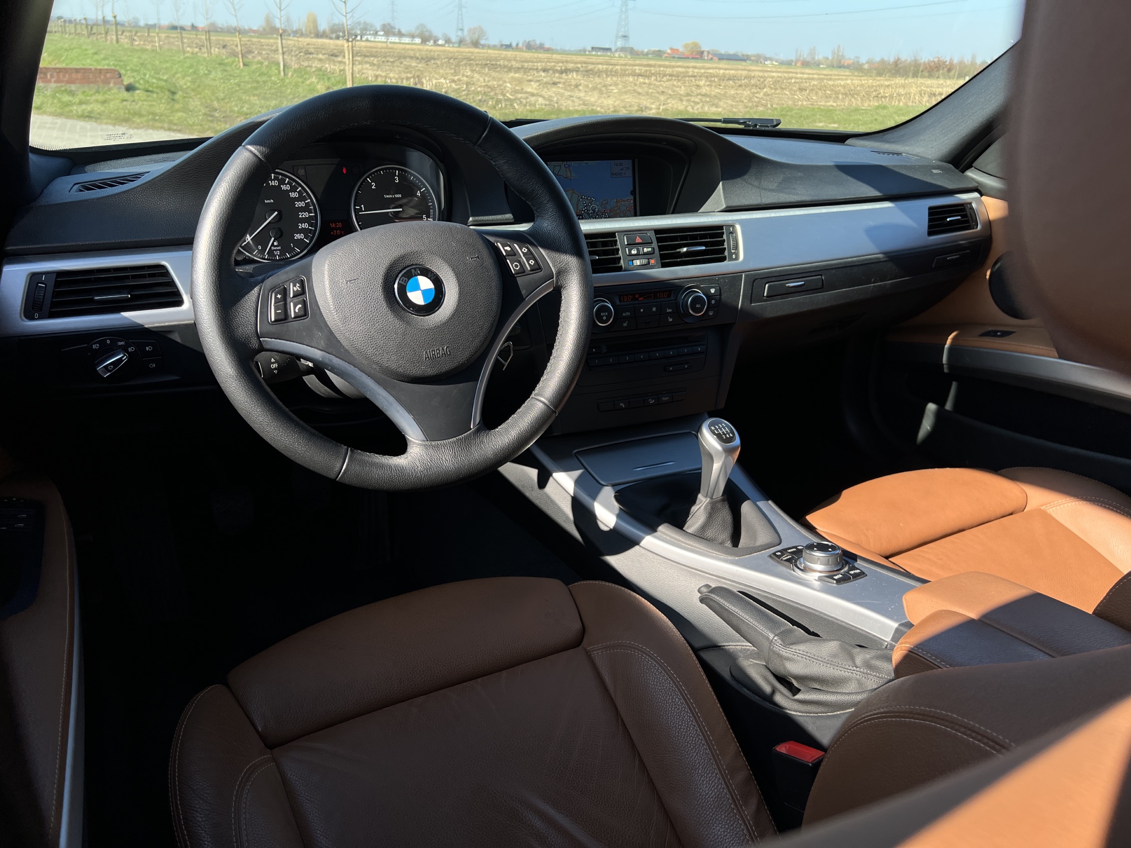 BMW 320d xDrive photo 12