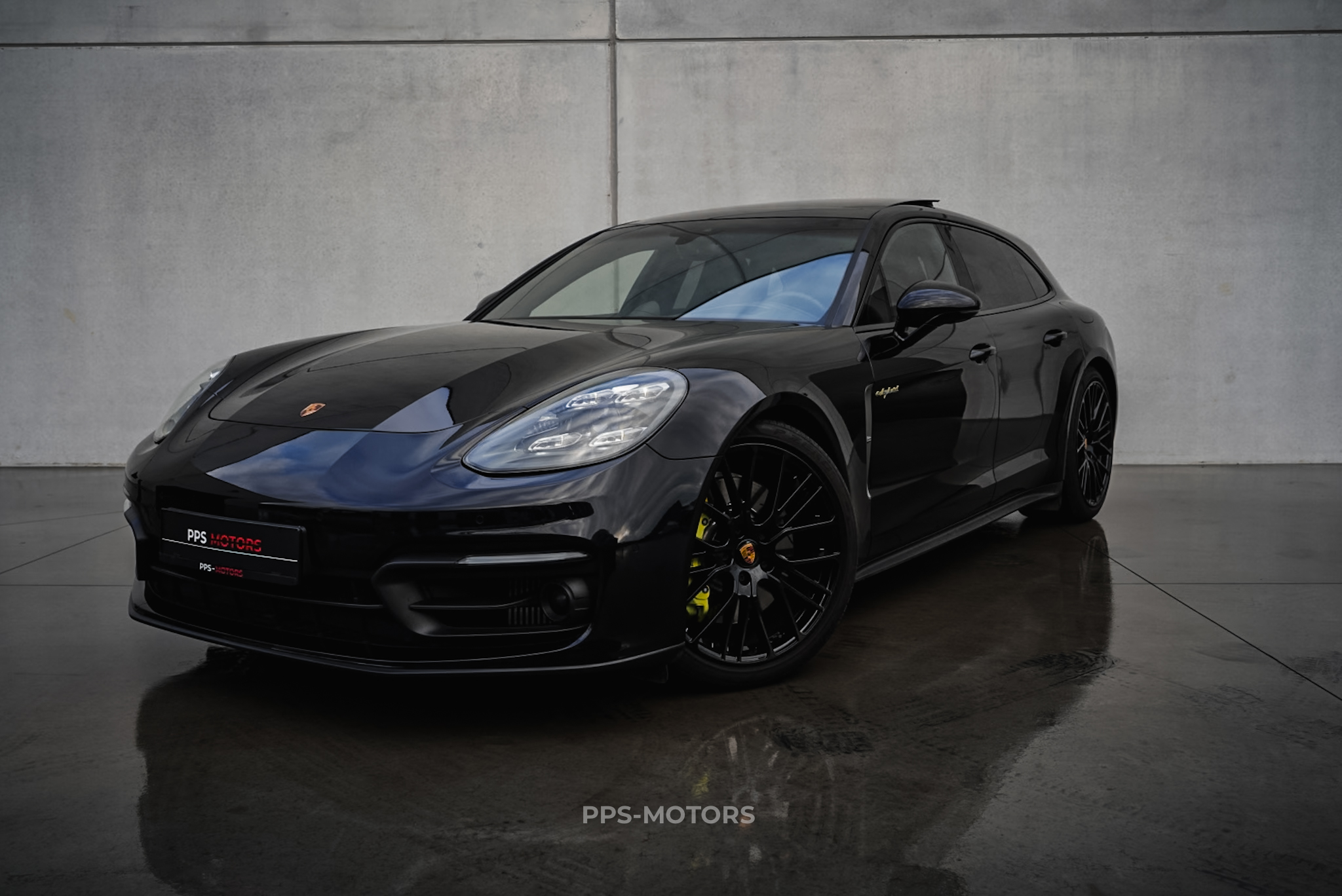 Porsche PANAMERA SPORT TURISMO 4 E-HYBRID photo 2