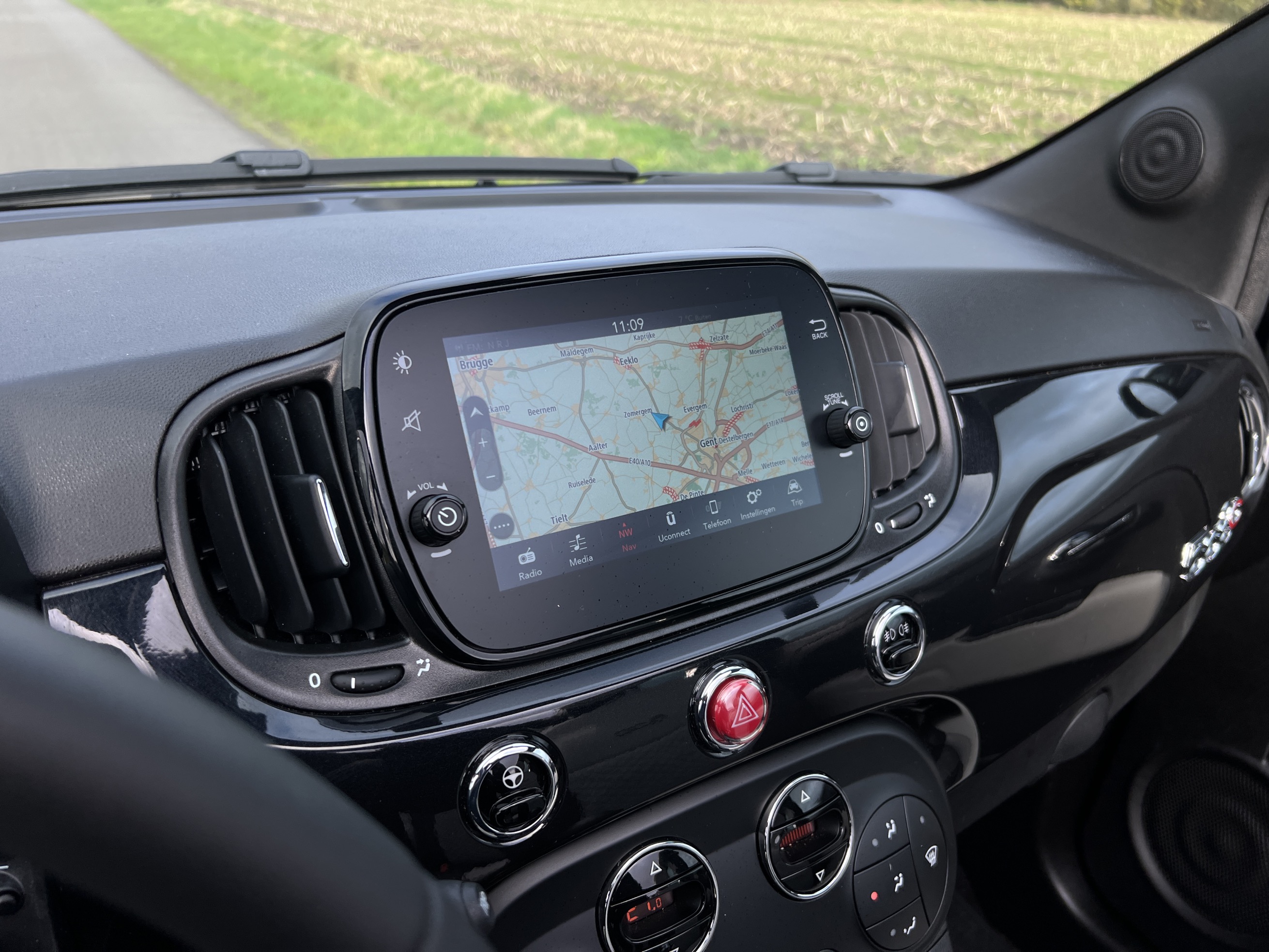 Fiat 500C Hybrid Dolcevita photo 13