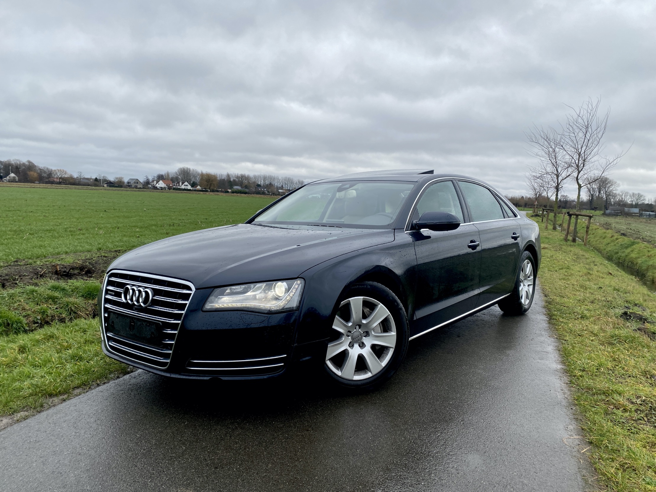 Audi A8L 3.0 TDI V6 QUATTRO photo 1