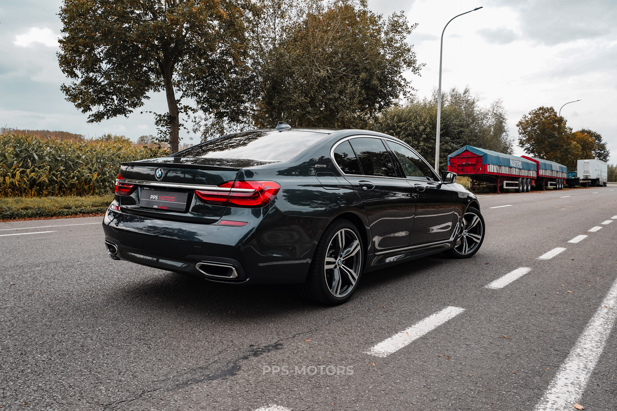 BMW BMW 740e Performance M-PAKKET photo 5