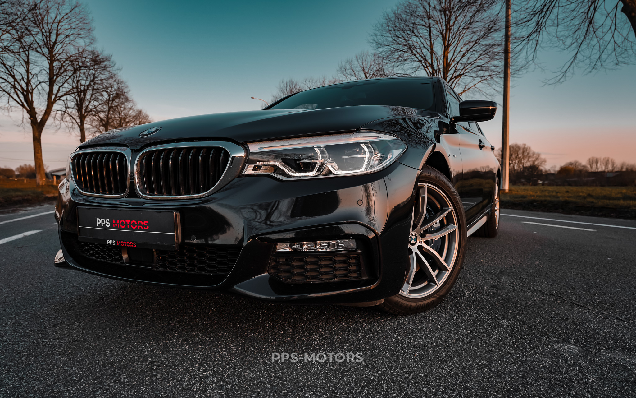 BMW 540i xDRIVE G30 M-PAKKET photo 2