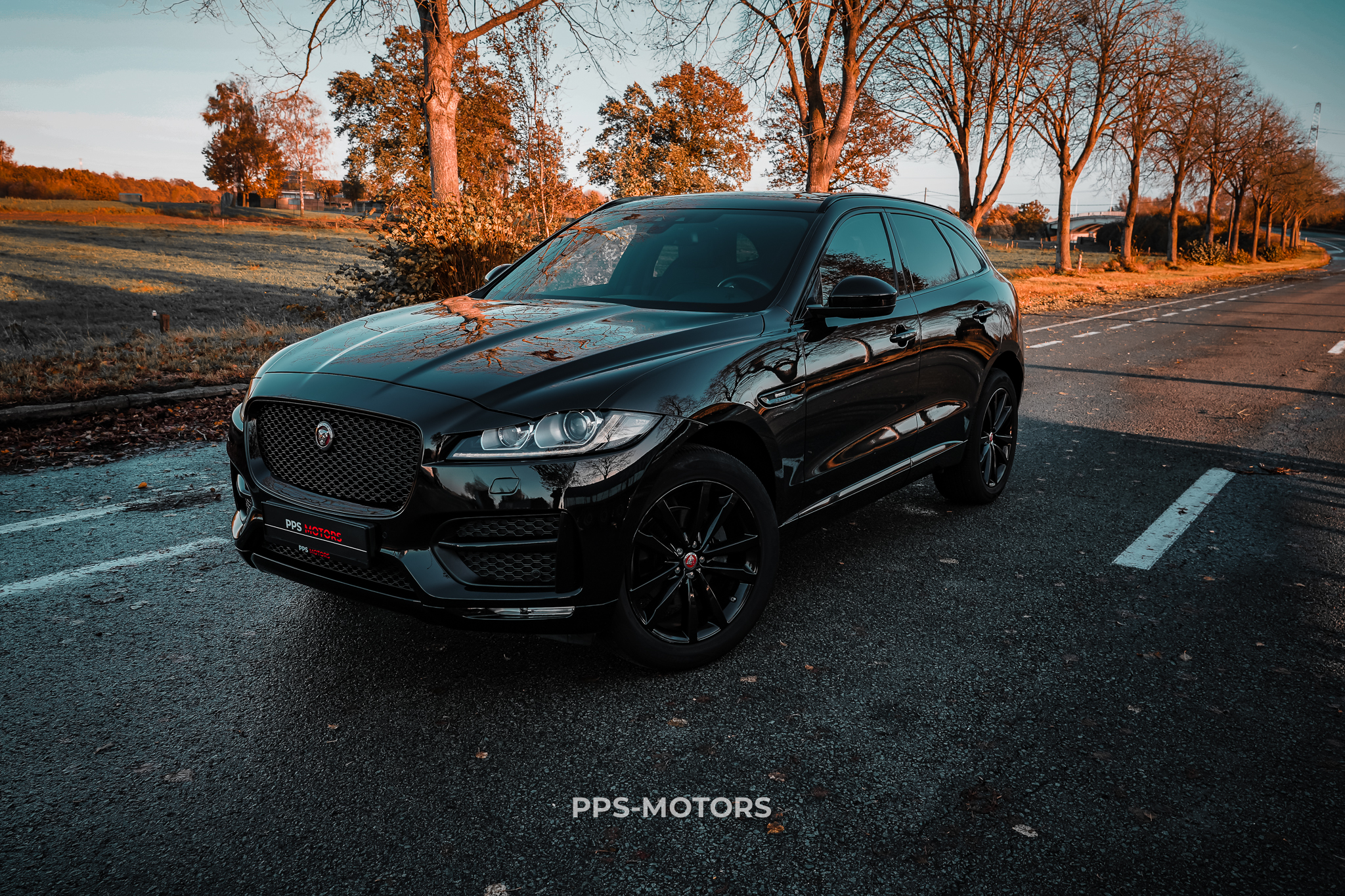JAGUAR F-PACE 2.0 AWD R-SPORT photo 1